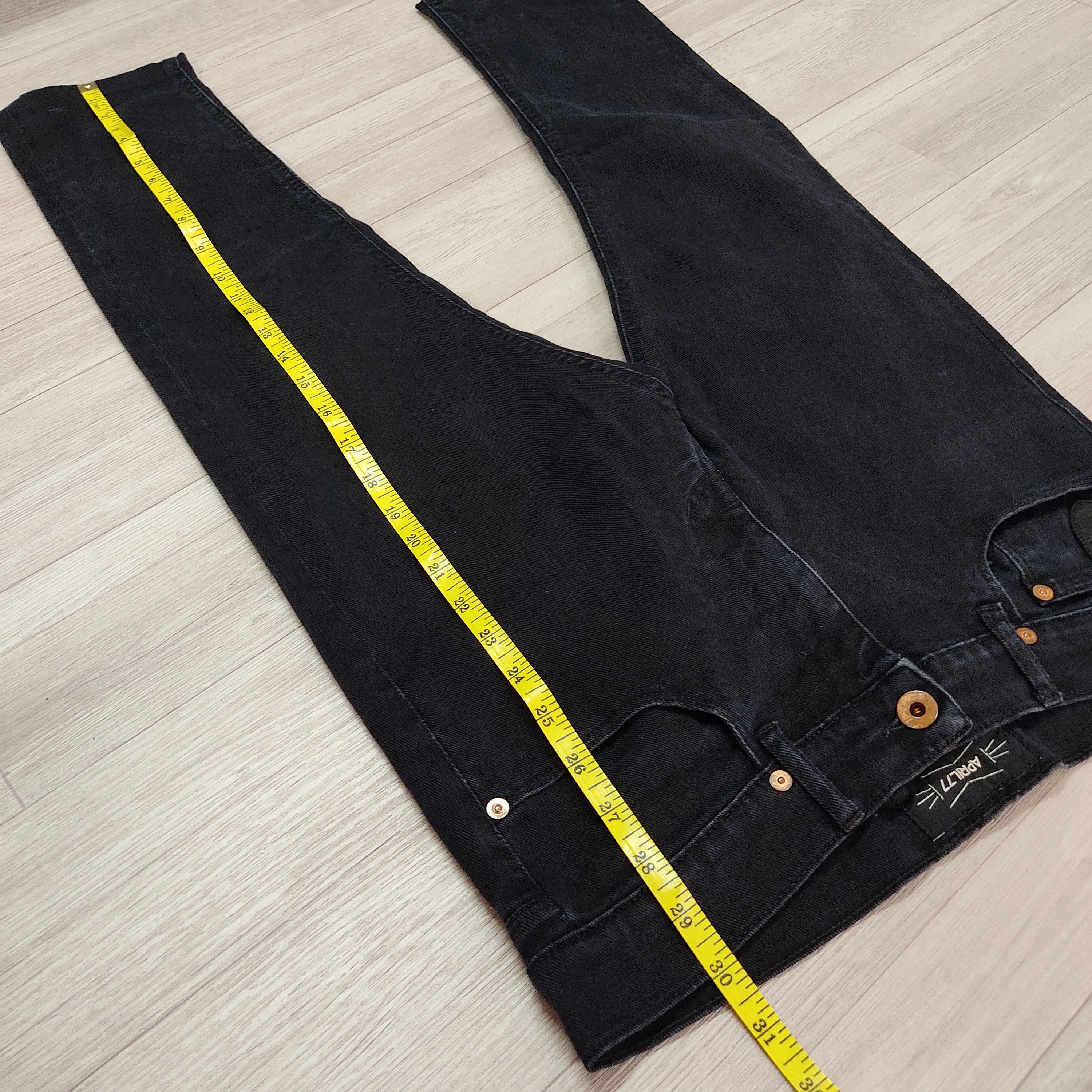 April 77 April 77 Joey Super Black 3 Quarter Denim Pants Size US 31 - 18 Thumbnail