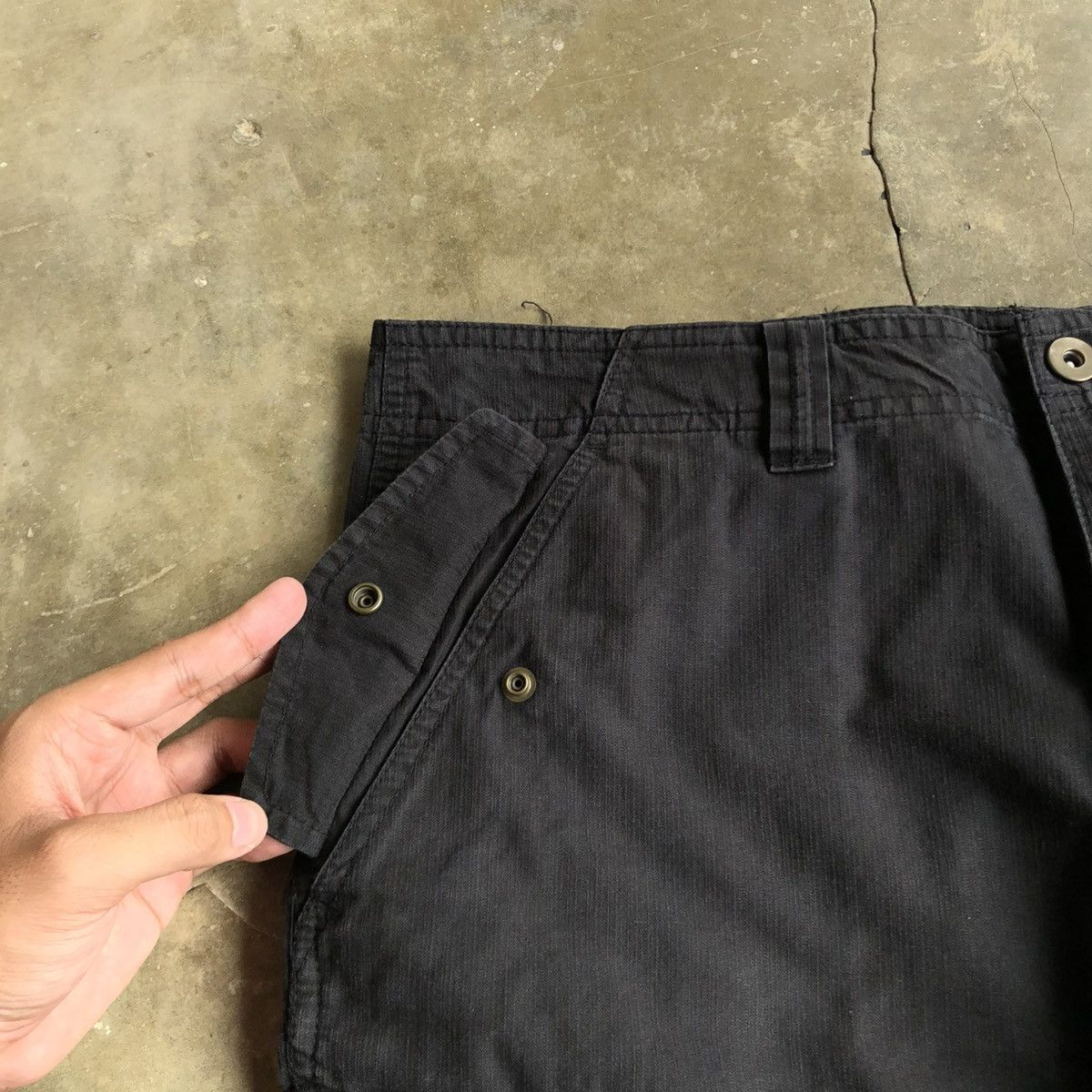 Takeo Kikuchi 2000s Takeo Kikuchi Multipocket Cargo Pants Black Designer Size US 34 / EU 50 - 6 Thumbnail