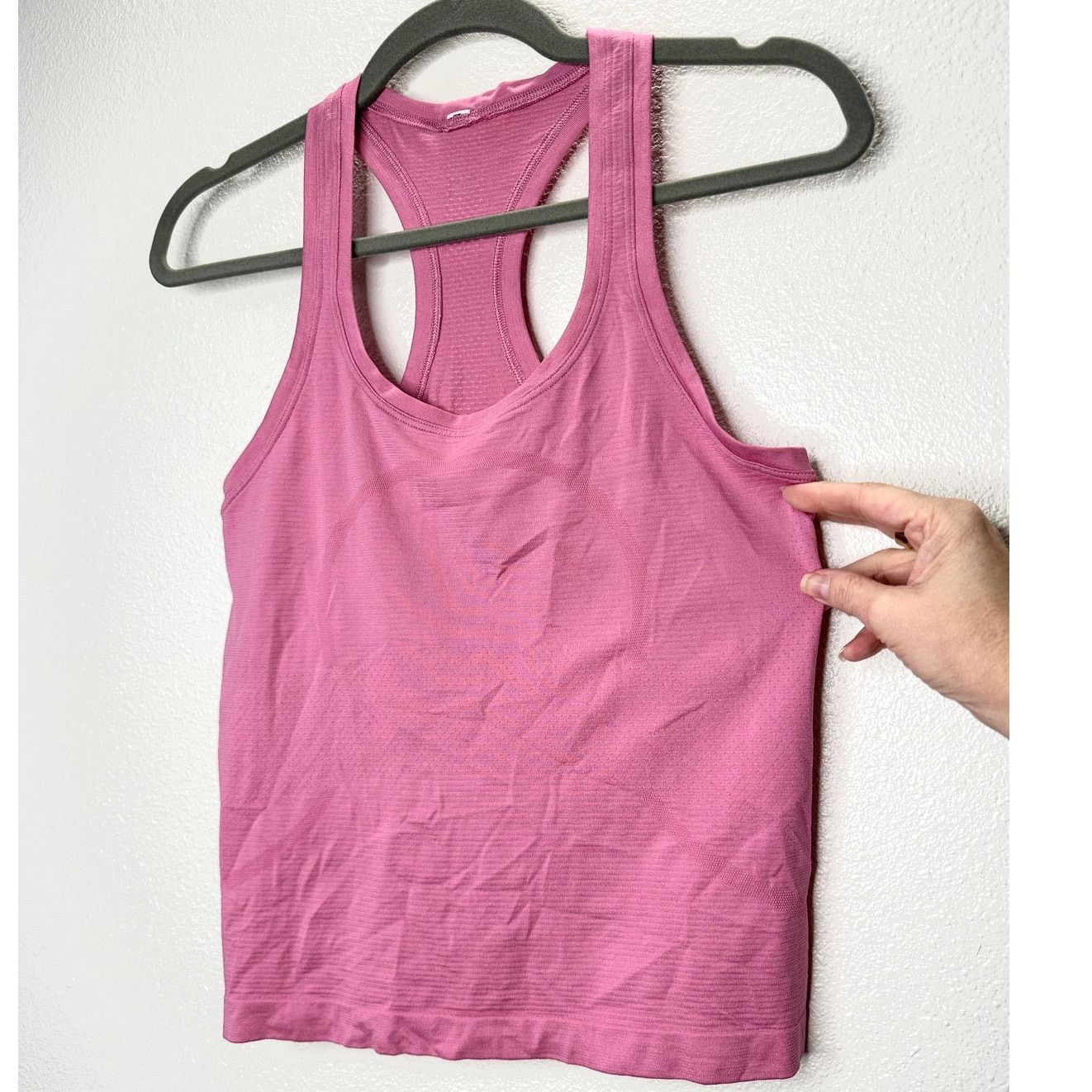 Lululemon Lululemon Pink Round Neck Long Line Racerback Tank Top 4 Size S / US 4 / IT 40 - 1 Thumbnail