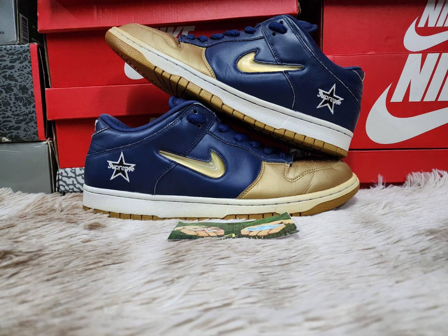 Nike Nike Sb Dunk Low Supreme Metallic Gold Size US 11 / EU 44 - 5 Thumbnail