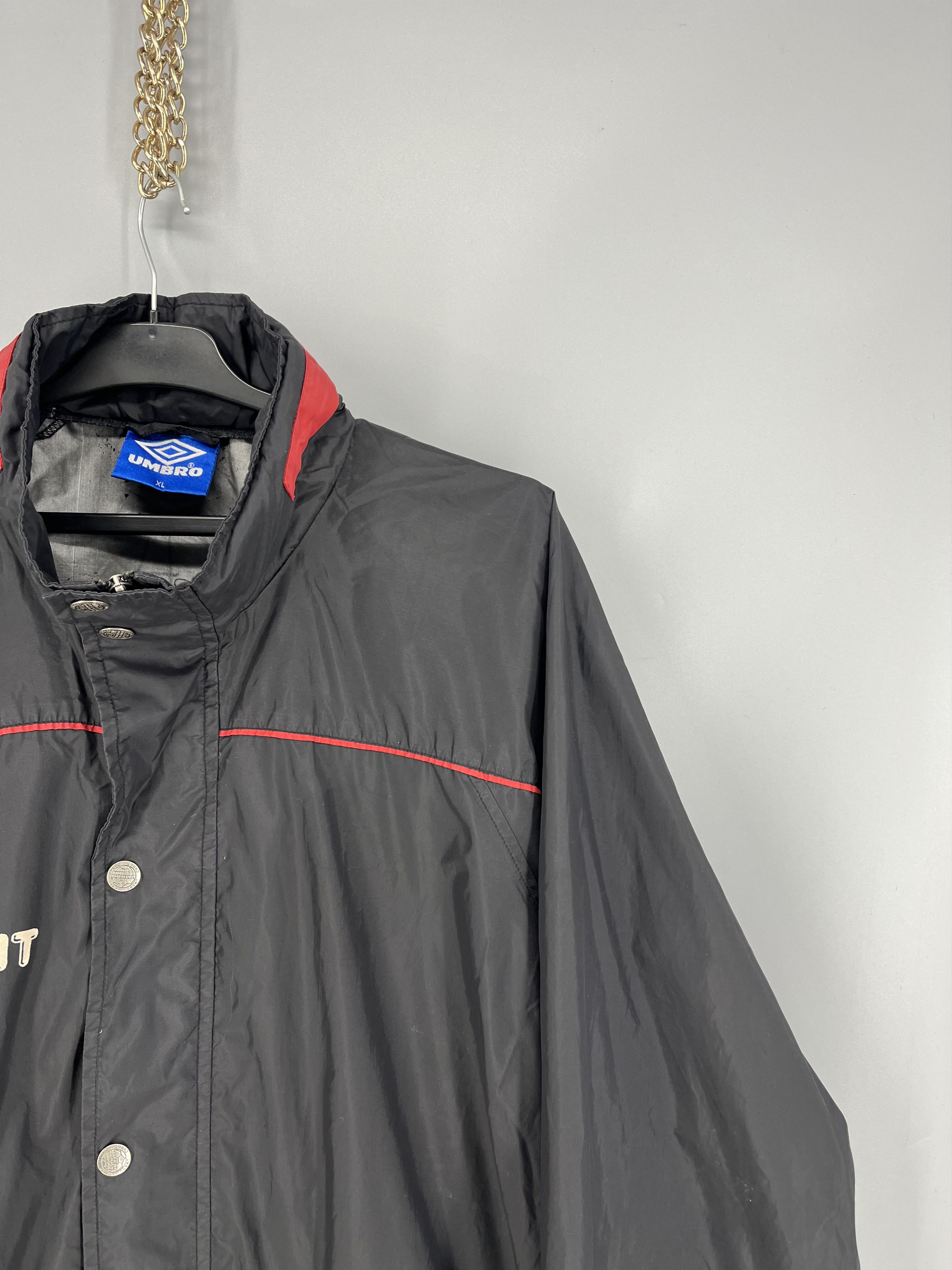Umbro Vintage Umbro RW Oberhausen KONVENT Rain Jacket Black Red Size US XL / EU 56 / 4 - 5 Thumbnail