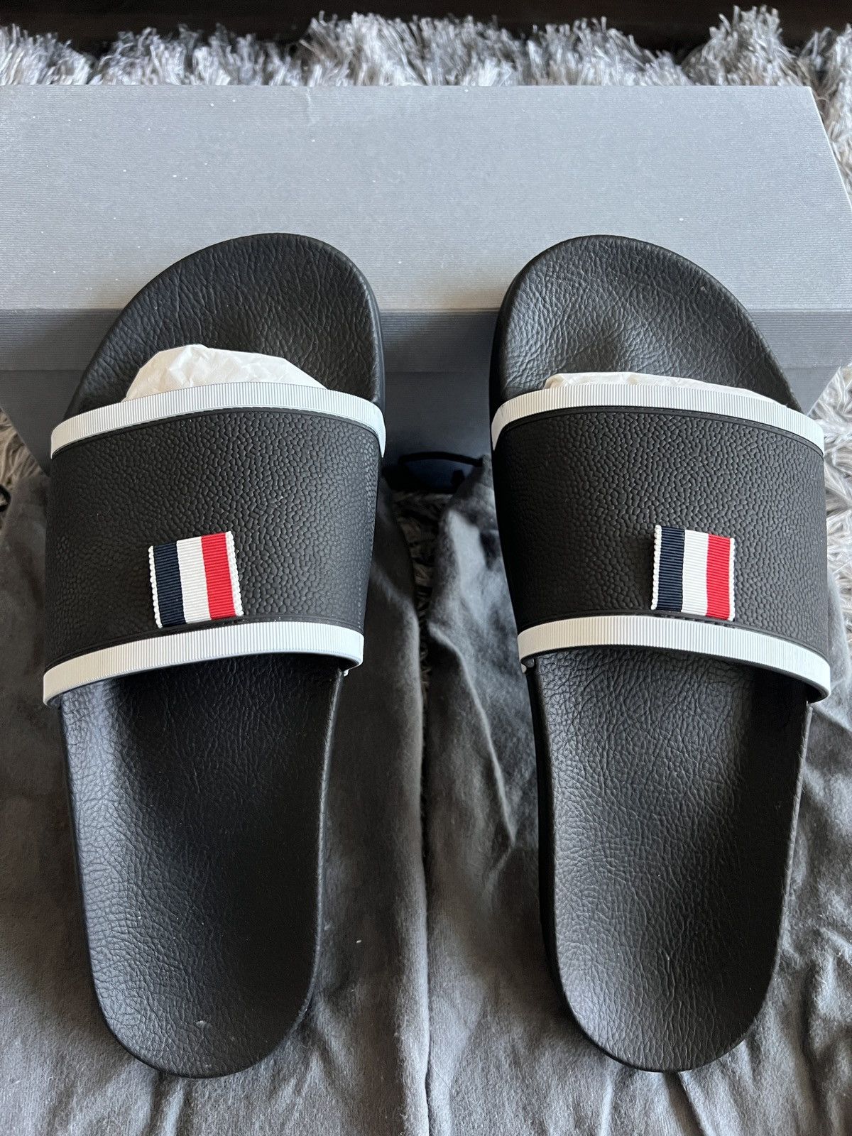 Thom Browne Thom Browne Black Rubber Stripe Pool Slides Size US 11 / EU 44 - 4 Thumbnail