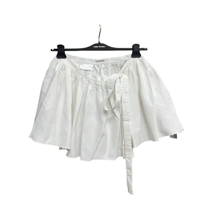 Miu Miu Miu Miu Chic White Pleated Skirt 0079 Size 36" / US 14 / IT 50 - 1 Thumbnail