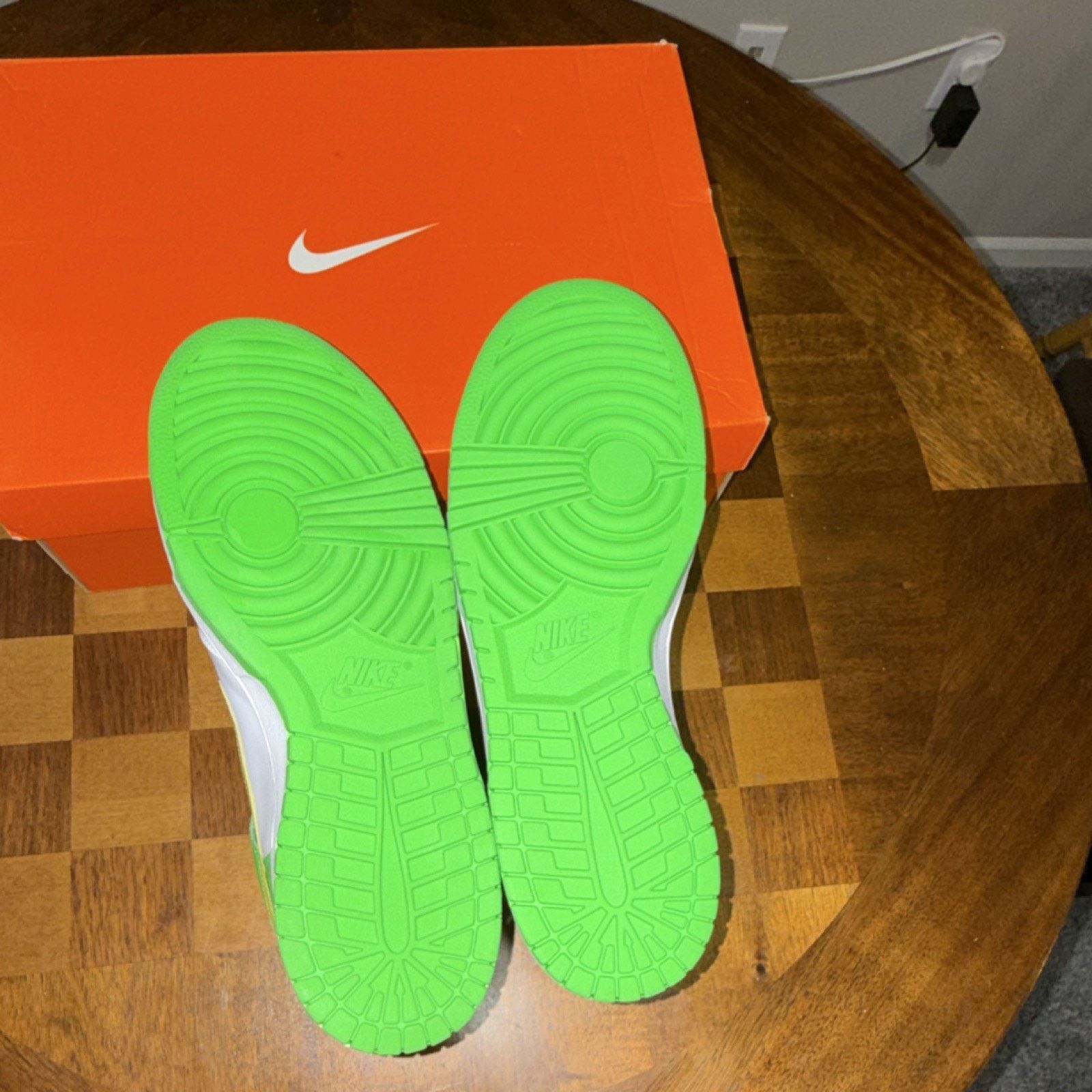 Nike Nike Dunk High White Lemon Chiffon Radiant Green Men's 11M Size US 11 / EU 44 - 5 Thumbnail