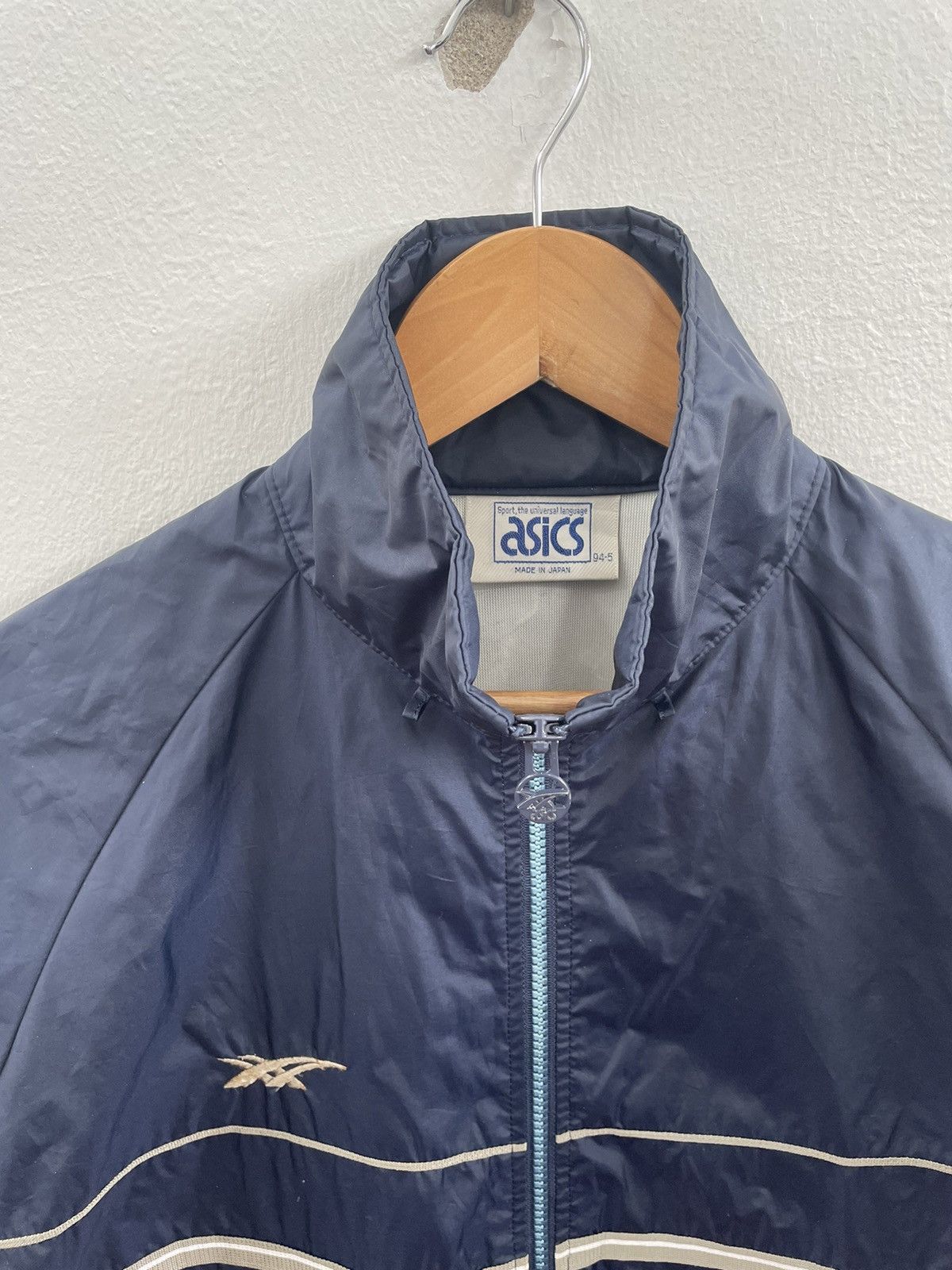 Vintage Asics Japan Windbreaker Light Jacket