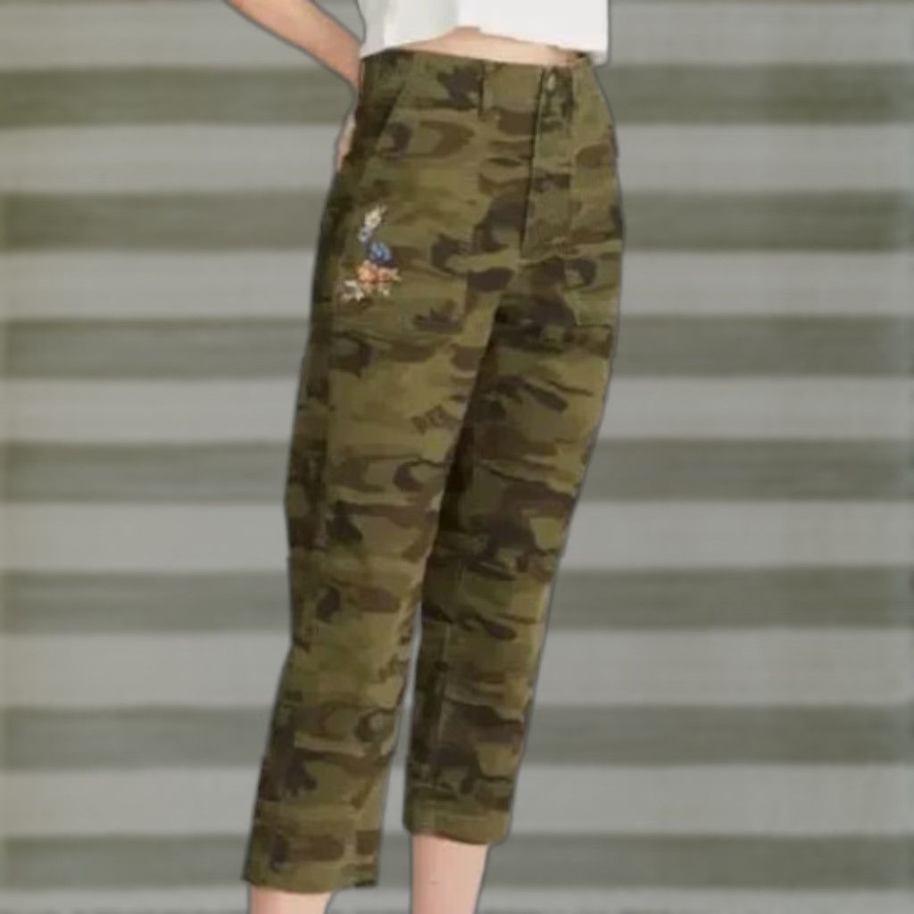 Vintage Driftwood Women's Tabitha Cropped Embroidered Camouflage Straight Leg Pants Size 30" / US 8 / IT 44 - 1 Thumbnail