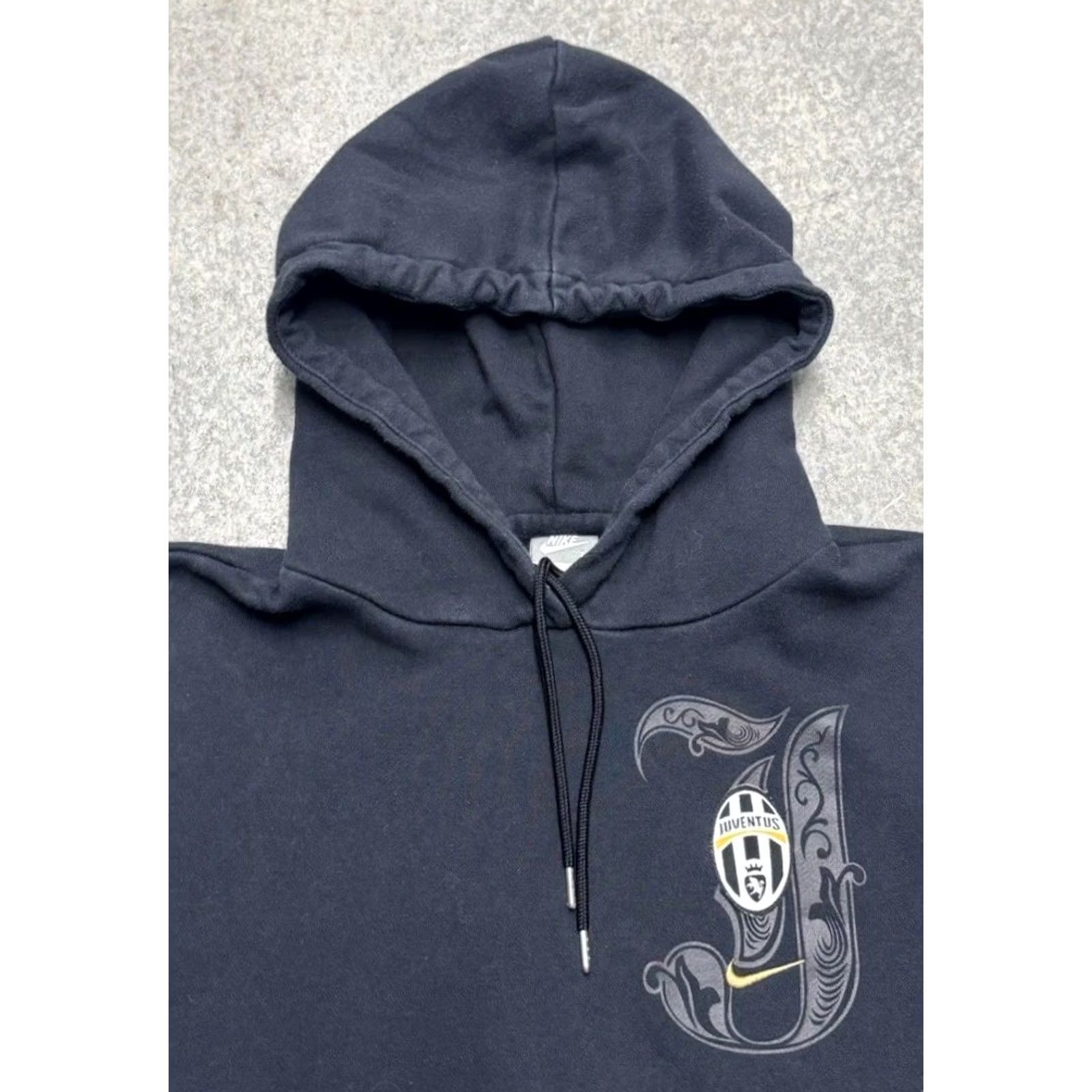 Nike VINTAGE Nike x Juventus FC Hoodie Mens Large Black Soccer Big Logo Swoosh Y2K Size US L / EU 52-54 / 3 - 6 Thumbnail