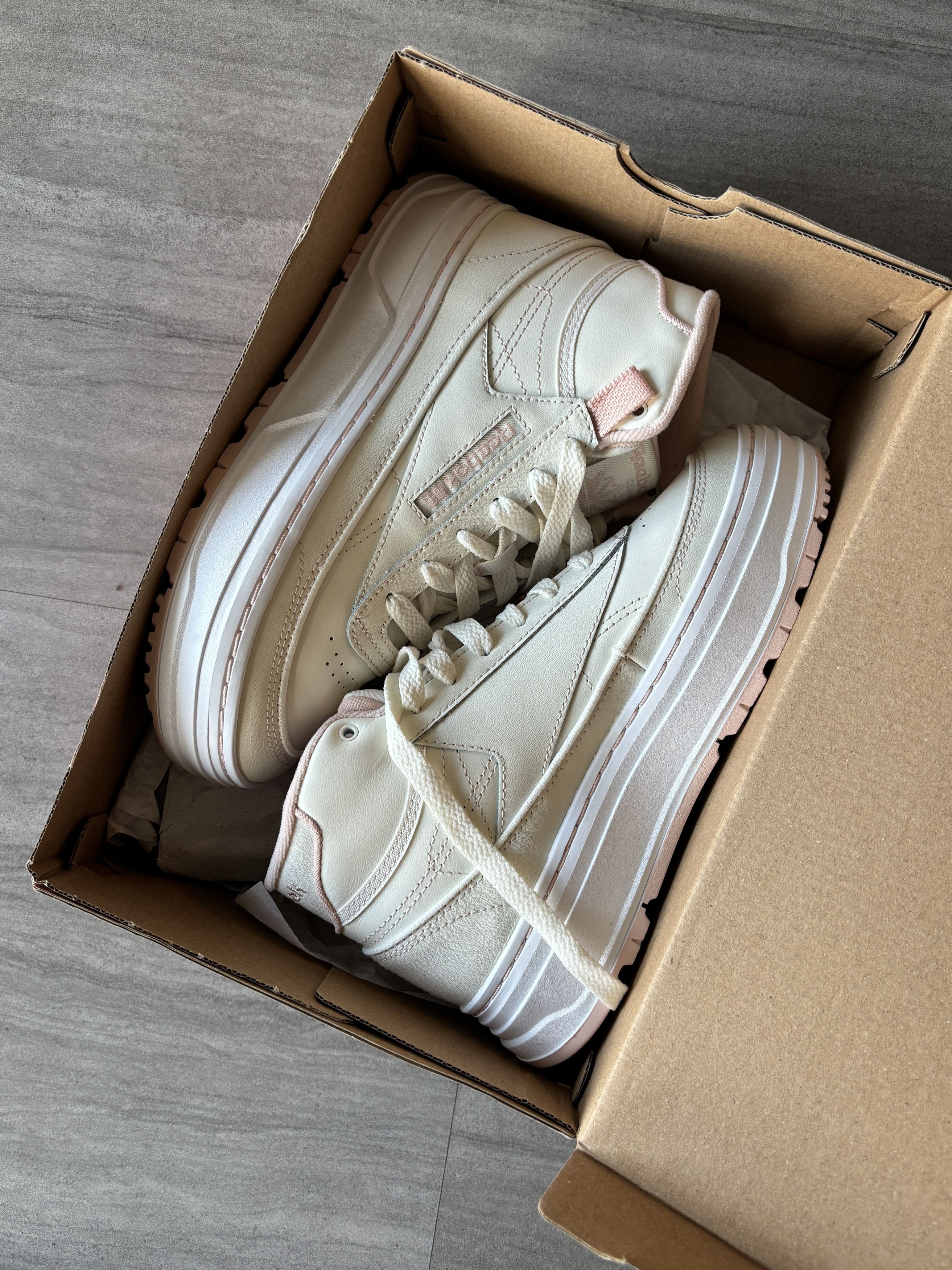 Reebok Reebok Club C Geo Mid Sneakers Size US 6 / IT 36 - 1 Thumbnail