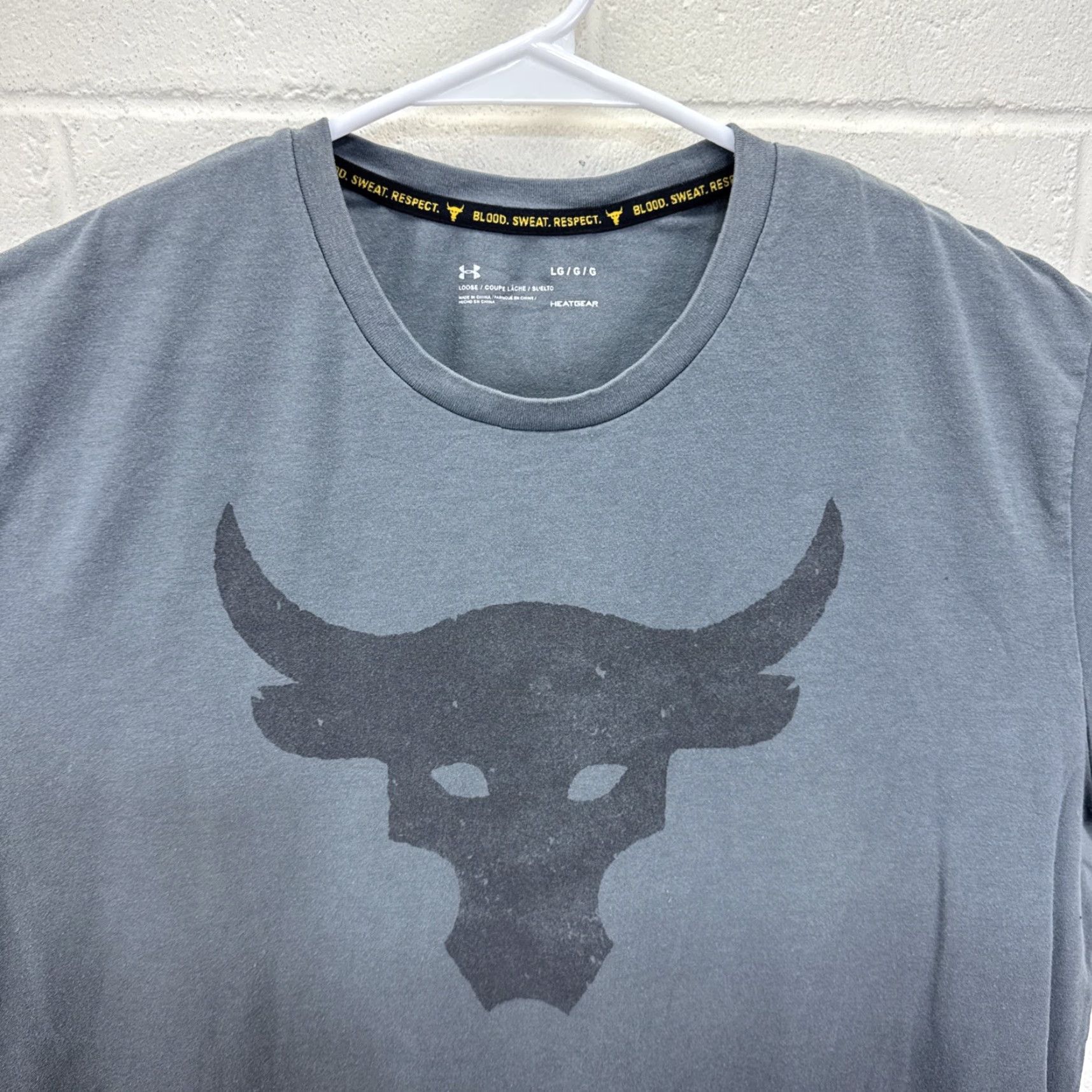 Under Armour Under Armour Project Rock Shirt Mens L Gray T-Shirt Graphic Print Bull Blood Sweat Respect Crew Neck Short Sleeve Relaxed Fit Size US L / EU 52-54 / 3 - 5 Thumbnail