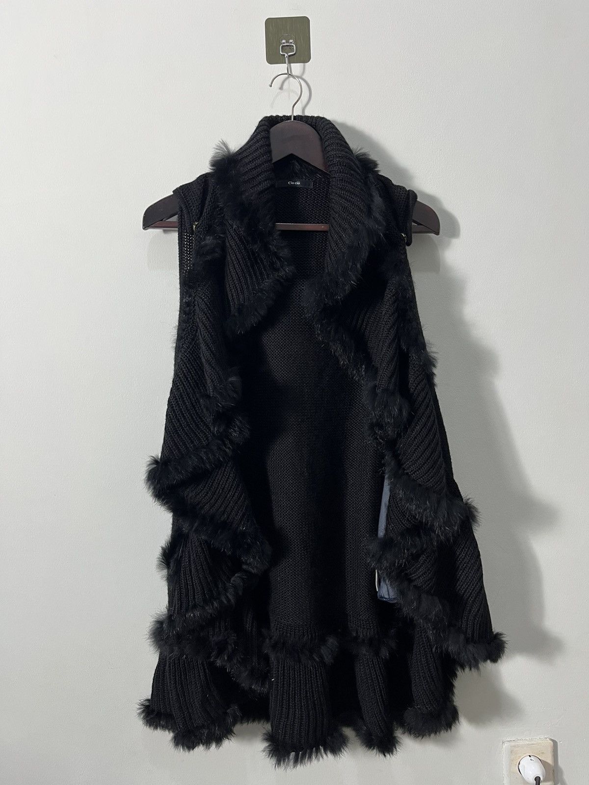 Japanese Brand 🇯🇵Ciu-Ciu Japanese brand Faux Fur Vest🇯🇵 Size US L / EU 52-54 / 3 - 1 Thumbnail