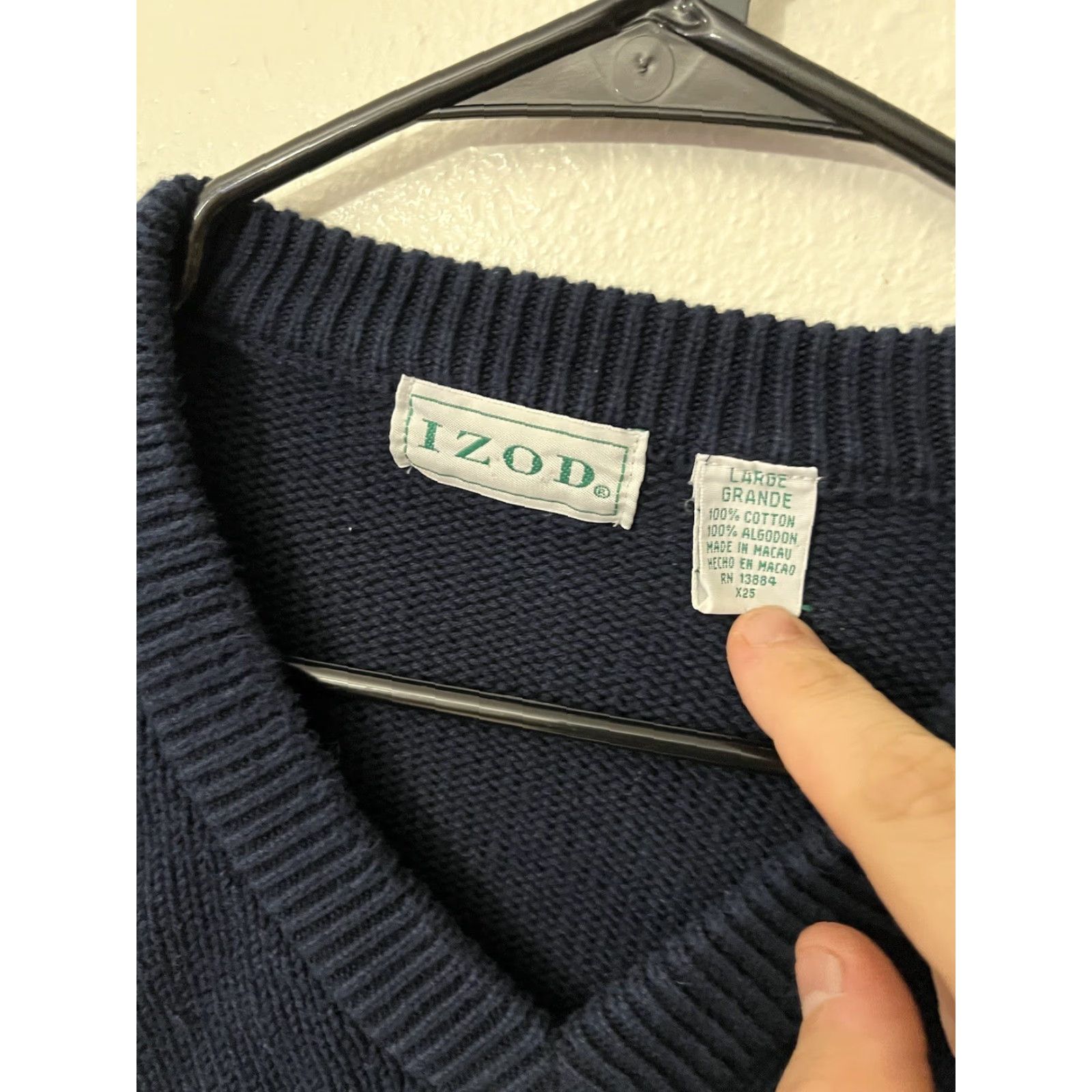Izod Izod Mens Large Navy V Neck Sweater Vintage Izod Embroidered Big Logo Size US L / EU 52-54 / 3 - 4 Thumbnail