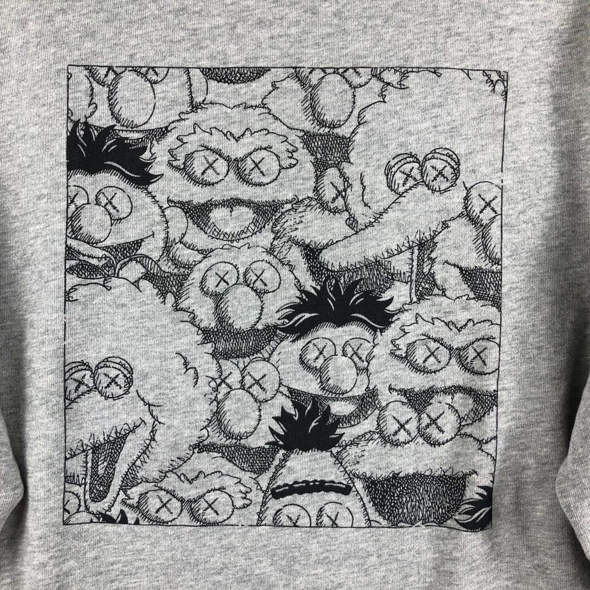 Kaws KAWS x Sesame Street Sweatshirt Big Logo Pullover Jumper Size US XL / EU 56 / 4 - 4 Thumbnail