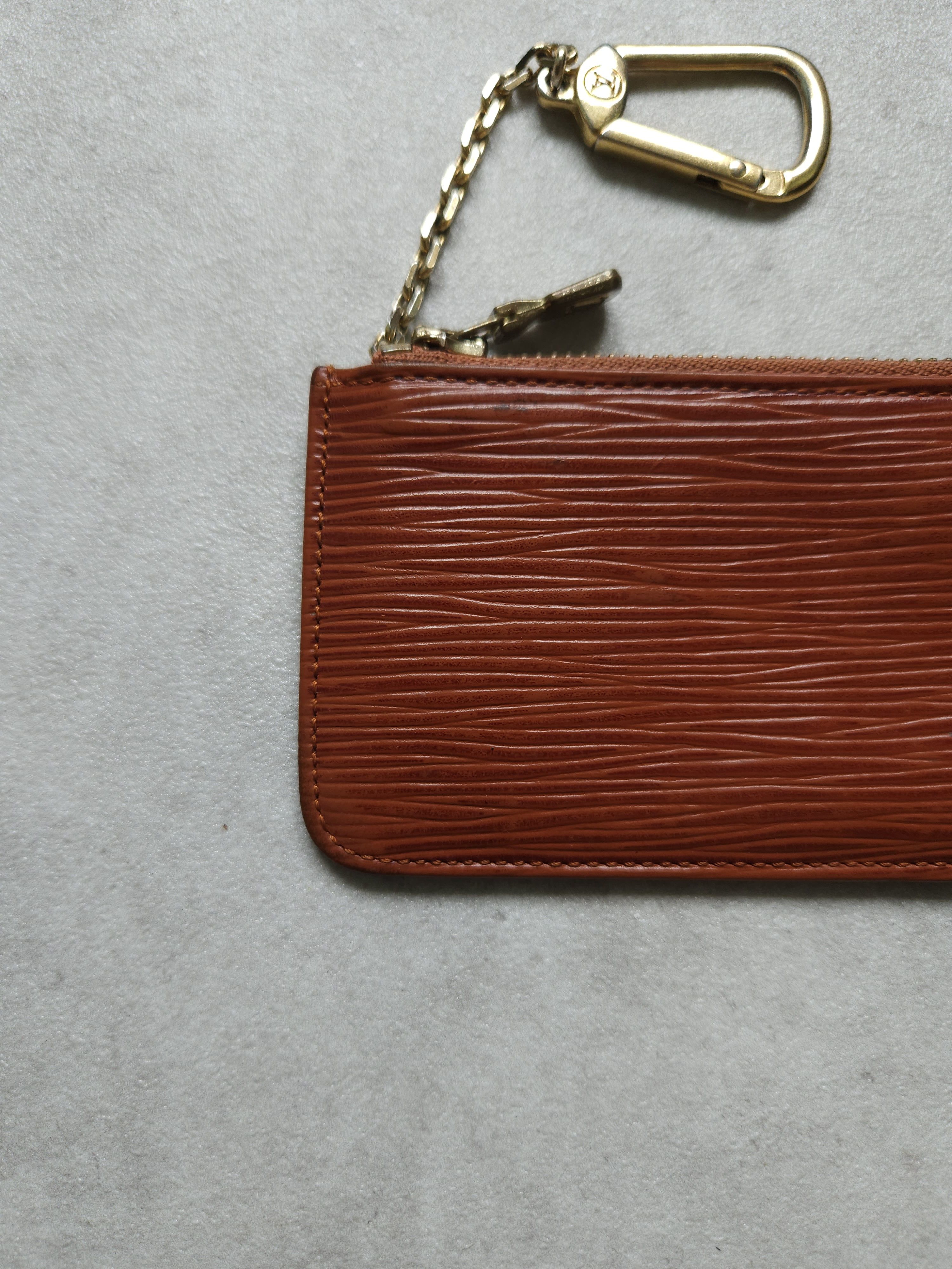 Louis Vuitton Vintage Louis Vuitton epi leather pochette cle Size ONE SIZE - 4 Thumbnail