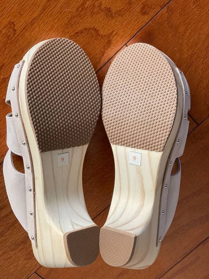 Other Cordani Zafira Hueso Nubuck 6 M. SAVE $81.00 Size US 6 / IT 36 - 7 Thumbnail