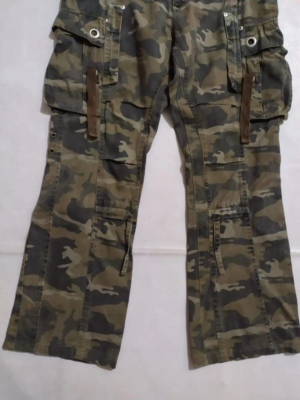 Japanese Brand Daily News Cargo Multipocket Camo Flared Pants Size US 29 - 3 Thumbnail