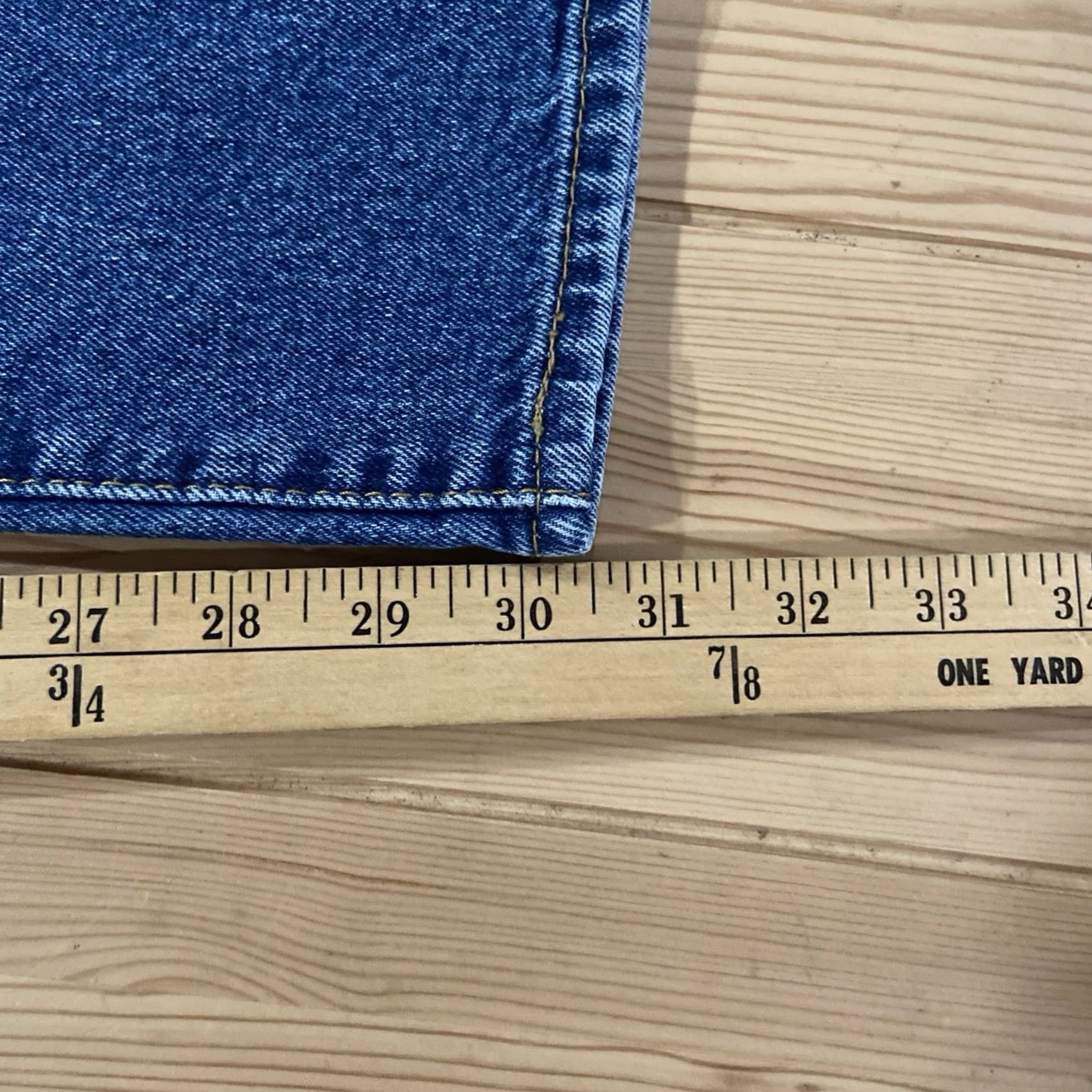 Levi's Levi's 501 Jeans Men 32x32 Blue Straight Classic Medium Wash 5-Pocket Denim Button Fly Logo Size US 32 / EU 48 - 5 Thumbnail