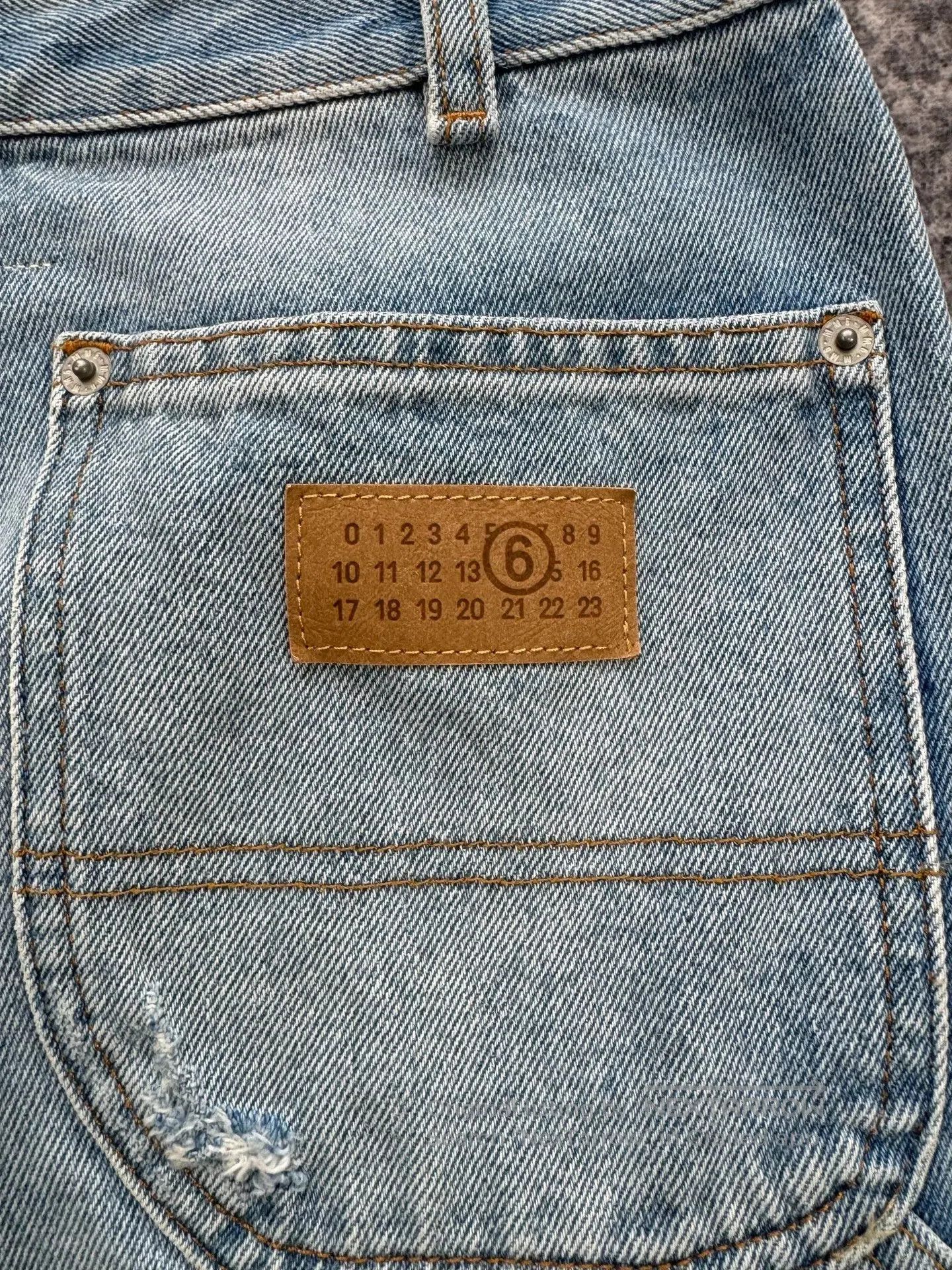 MM6 MM6 SS25 Distressed Straight Leg Jeans. Size 25" / US 0 / IT 36 - 7 Thumbnail