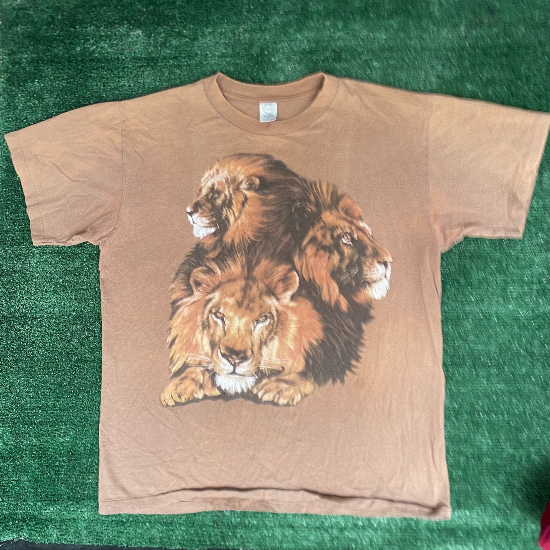 Vintage Vintage 90s Lions Nature Shirt Earth Animal Artwork Tan Tee Size US L / EU 52-54 / 3 - 1 Thumbnail