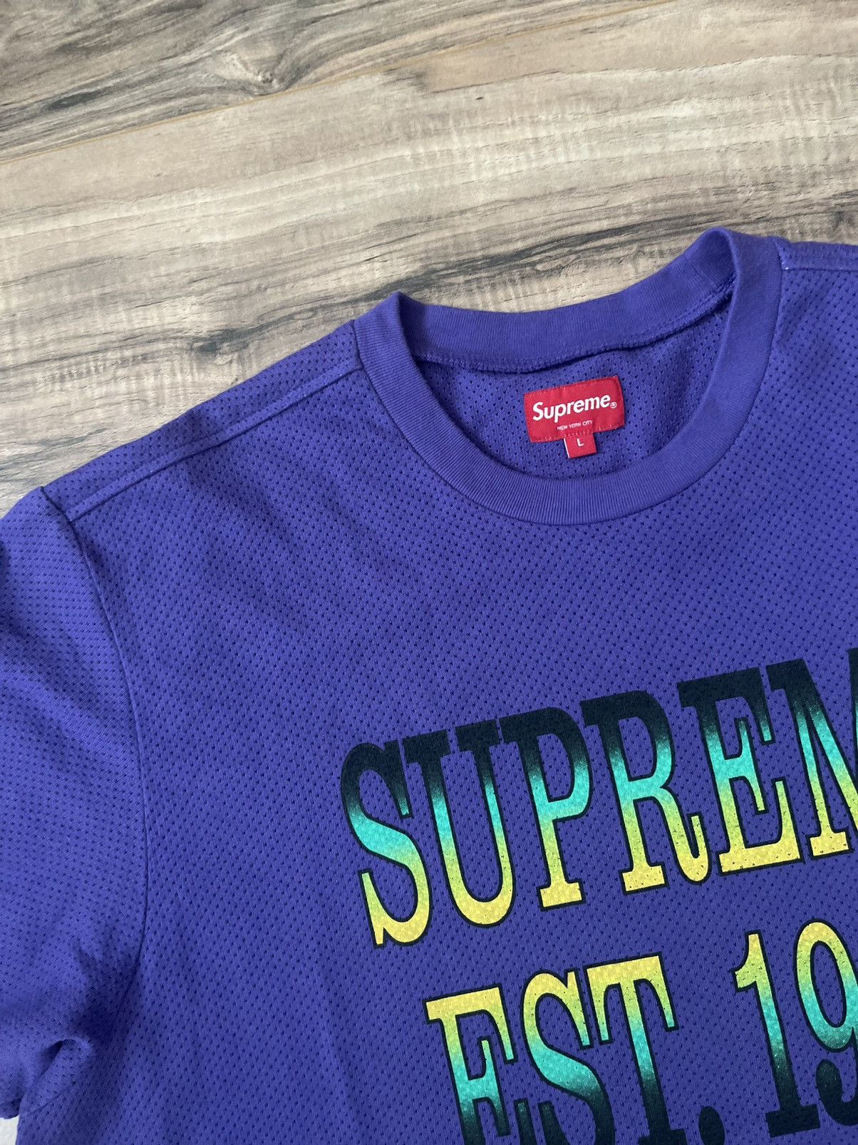Supreme Supreme Cotton Mesh Gradient Logo S/S Top Size US L / EU 52-54 / 3 - 3 Thumbnail