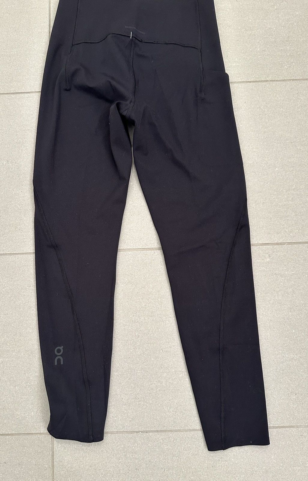 On On Running Studio Tight 7/8 Size 27" / US 4 / IT 40 - 12 Thumbnail
