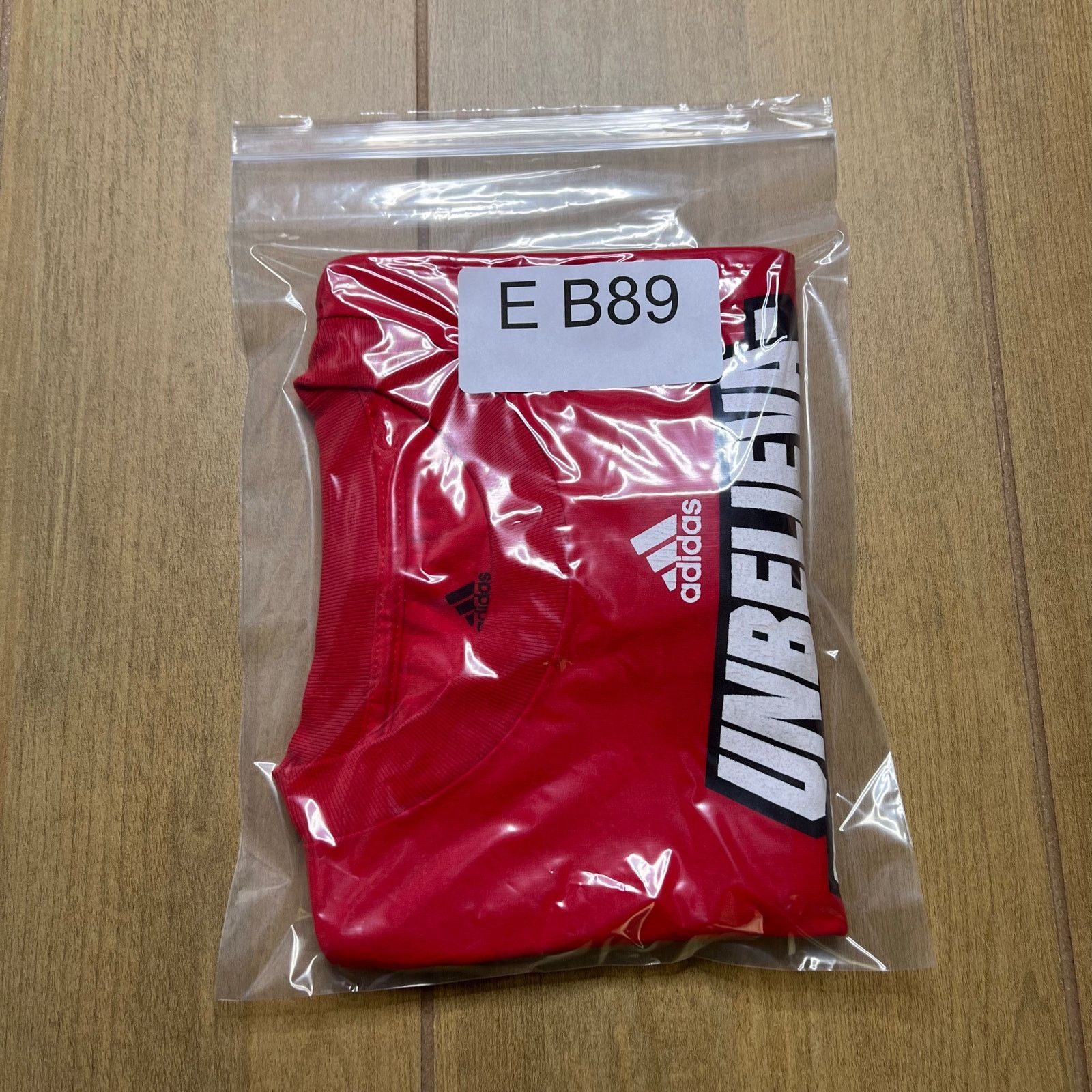 Adidas Vintage Adidas Chicago Bulls Y2K Red T-Shirt Sz Medium Size US M / EU 48-50 / 2 - 9 Thumbnail