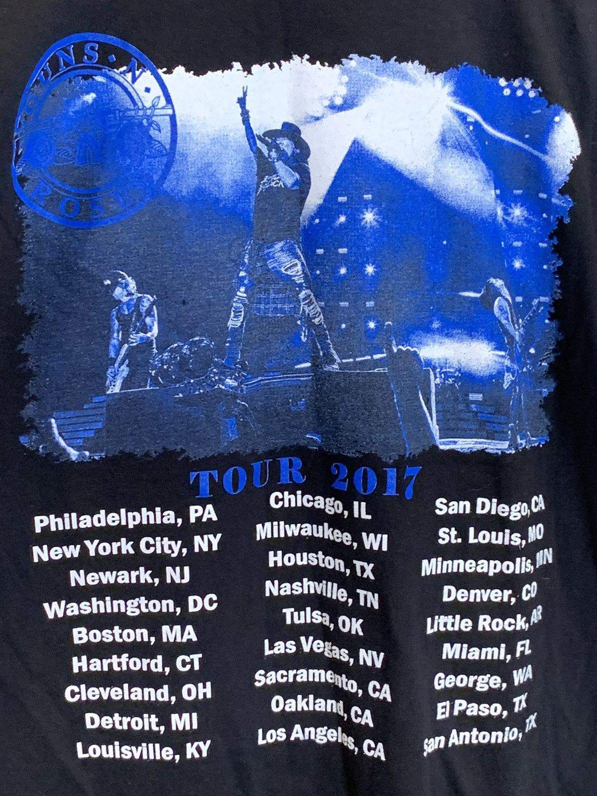 Band Tees *RARE* 2017 Guns N Roses USA Tour T-Shirt Official Band - M Size US M / EU 48-50 / 2 - 4 Thumbnail