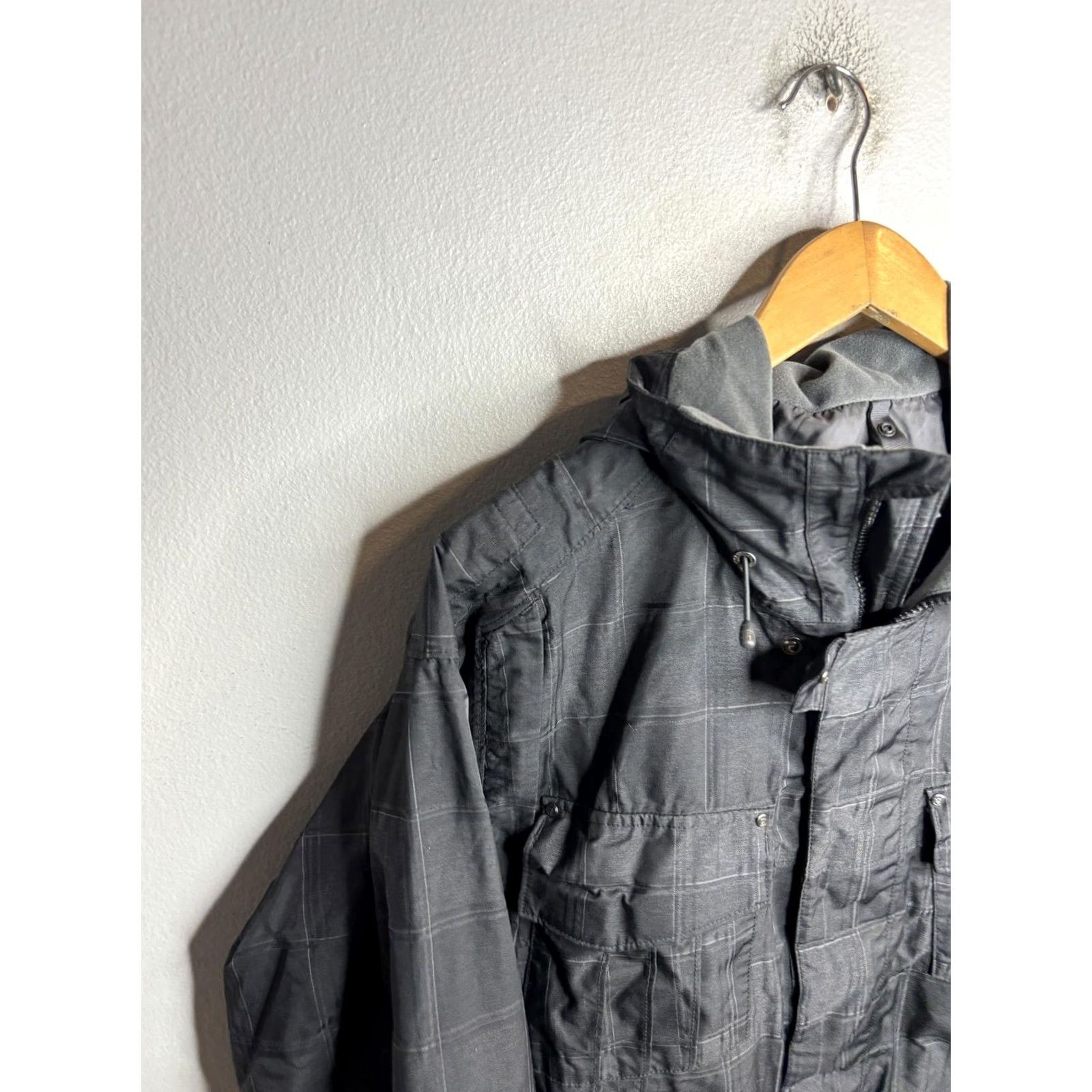 The North Face VINTAGE? No. The North Face Cryptic Ski Jacket Mens S Gray Plaid Hooded Insulated DryVent Recco Size US S / EU 44-46 / 1 - 2 Thumbnail