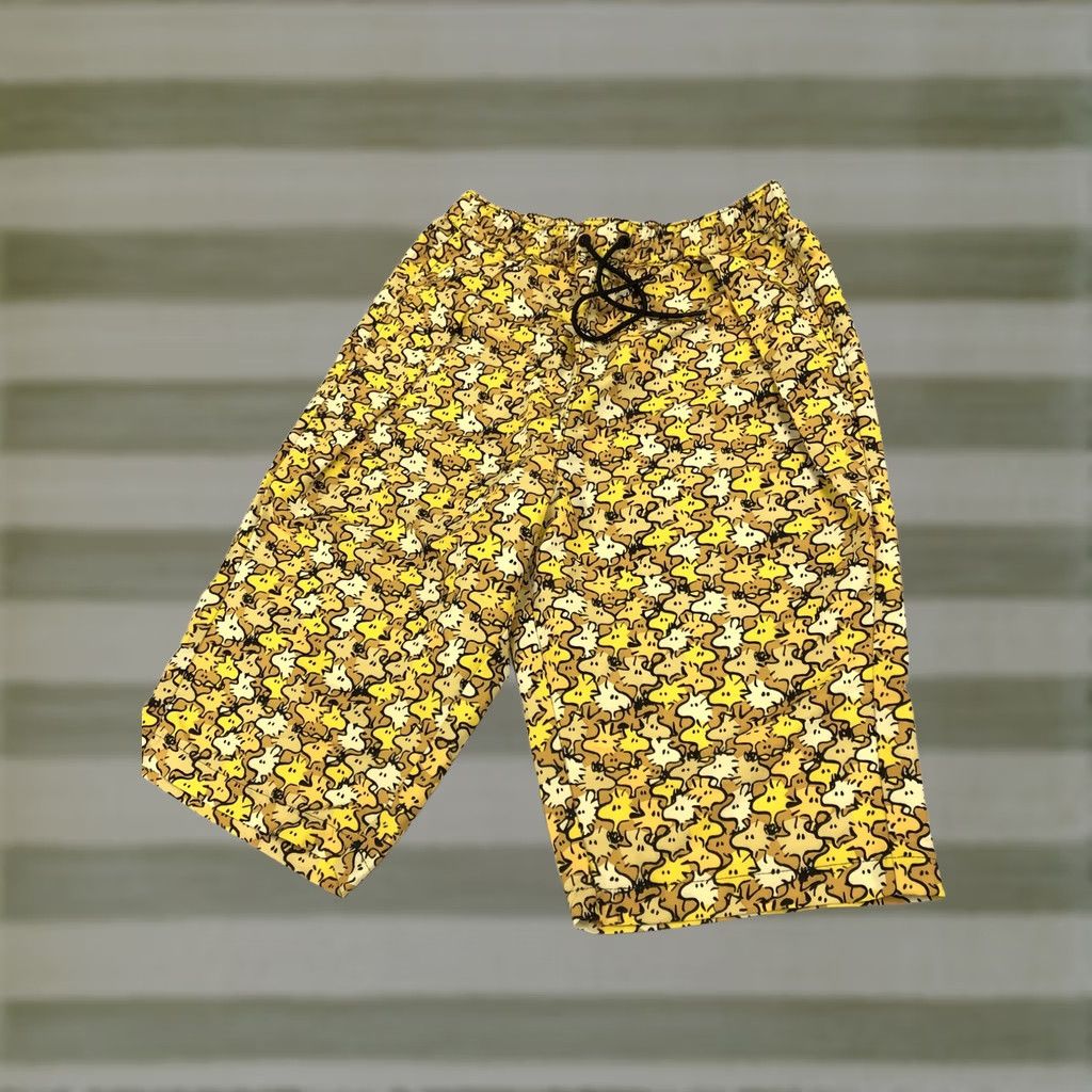Converse Converse x Peanuts Shapes Woodstock Camo Men’s Long Shorts S Yellow Surf Skate Canvas Polyester 25 x 12 Mens Size US 29 - 1 Thumbnail