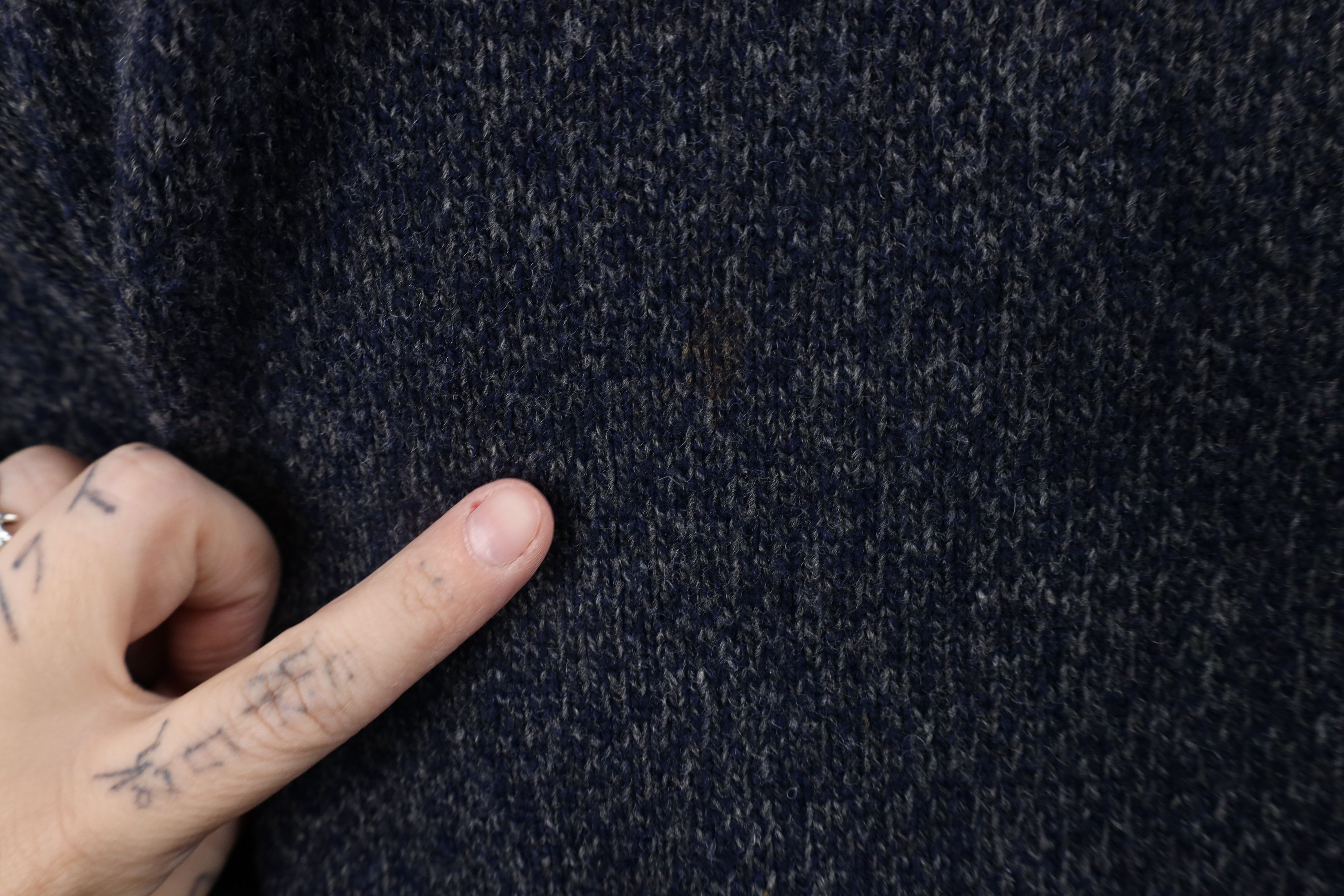 Vintage Vintage 70s Streetwear Lambswool Knit V-Neck Sweater Blue Size US L / EU 52-54 / 3 - 5 Thumbnail
