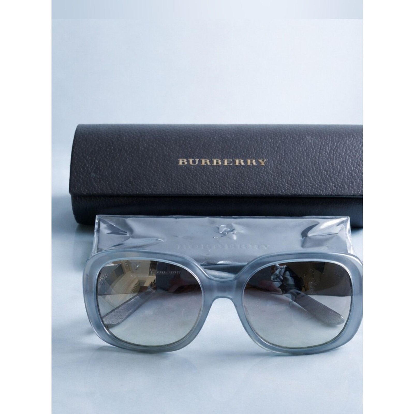 Burberry BURBERRY Oversized Gray Acetate Sunglasses | Made in Italy | Size ONE SIZE - 5 Thumbnail