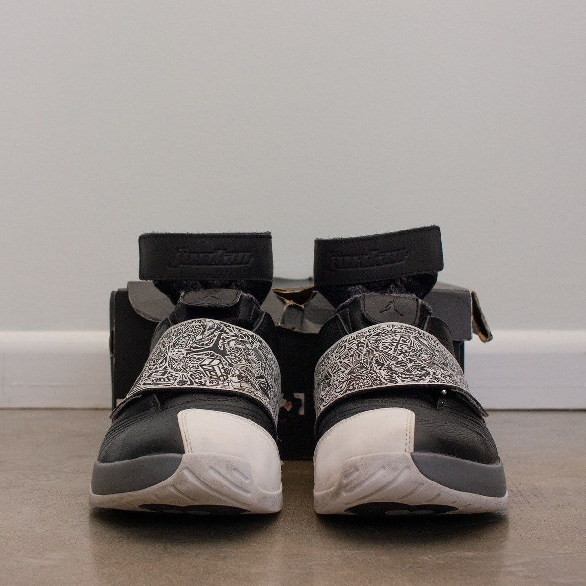 Air Jordan 20 Retro Playoff Men's 310455 - 003 BLACK/WHITE