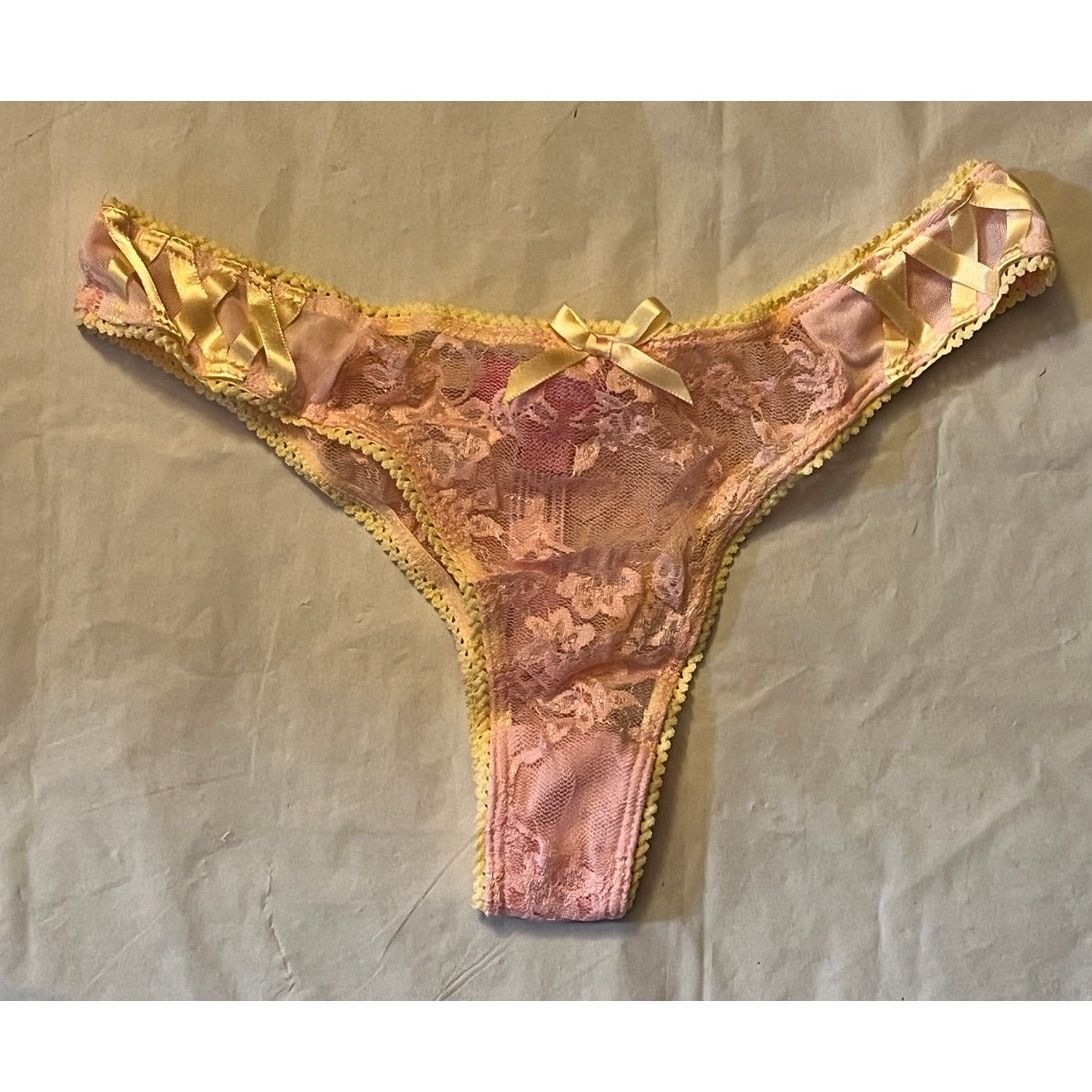 Dolls Kill Dolls kill Sugar Thrillz Lingerie Set Bra/Pany Size: XXS Size ONE SIZE - 4 Thumbnail