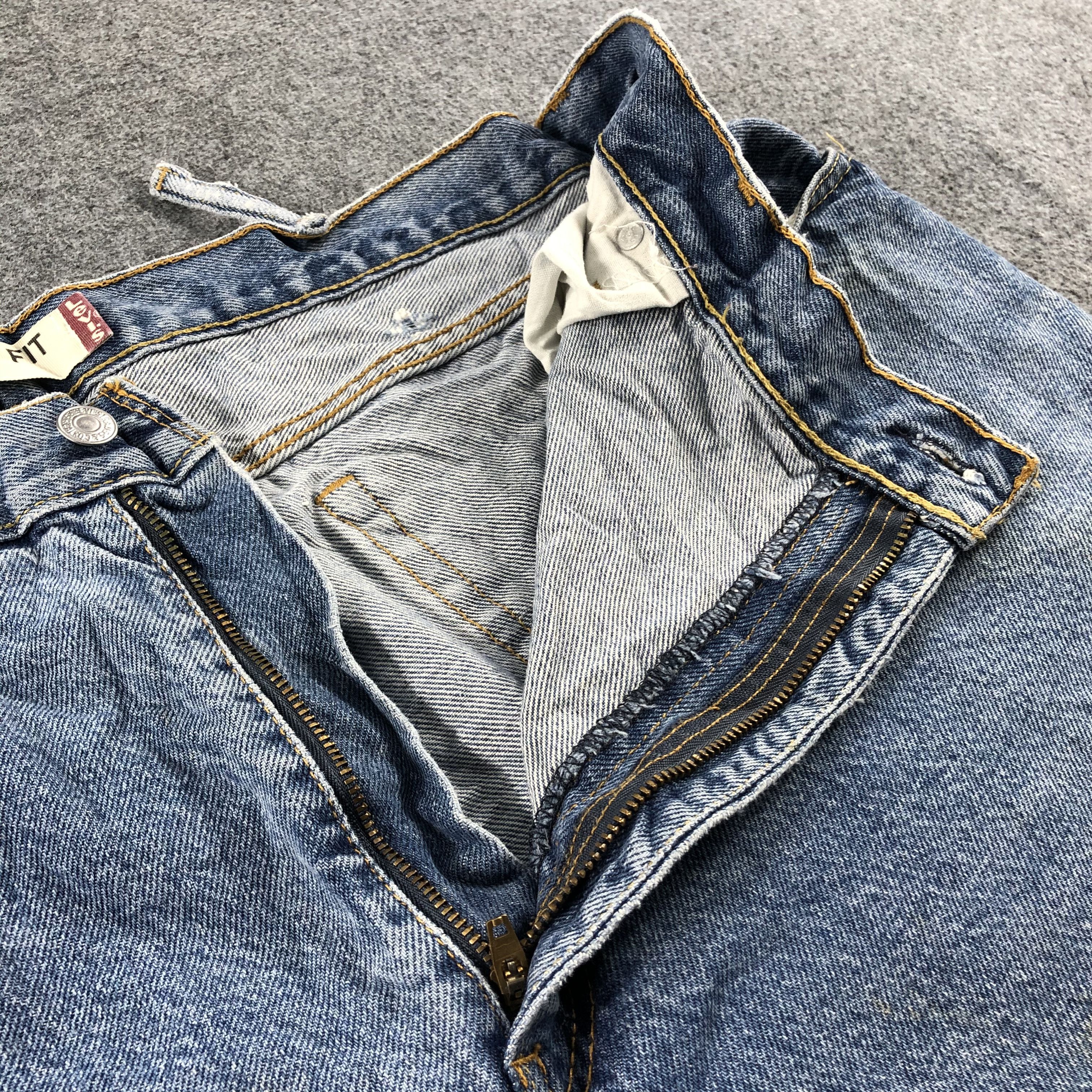 Levi's Vintage Blue Wash Levis 505 Jeans-J2637 Size US 41 - 10 Thumbnail