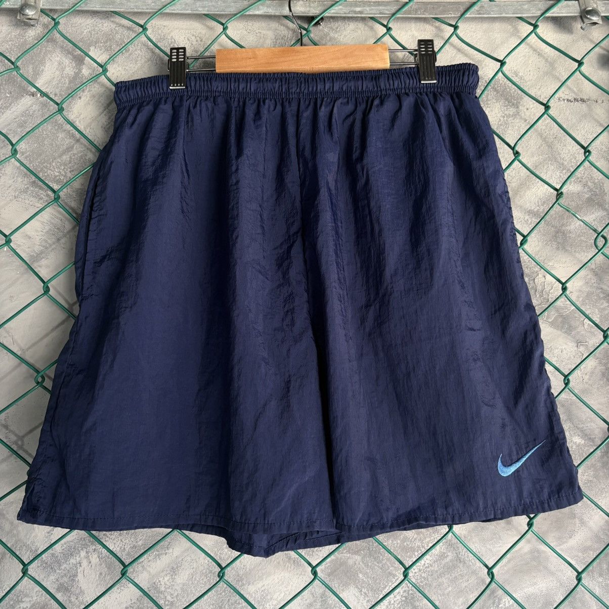 Nike Vintage 90s Nike Mens M Nylon Mesh Lined Navy Blue Shorts Size US 32 / EU 48 - 2 Thumbnail