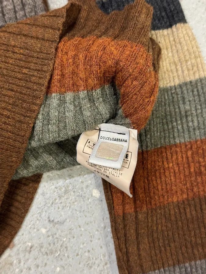 Designer × Dolce & Gabbana × Vintage 2000s Dolce & Gabbana Pastel Lines V-Neck Sweater Size XS / US 0-2 / IT 36-38 - 6 Thumbnail