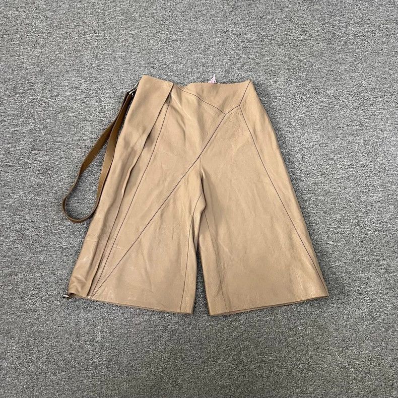 Loewe loewe Lambskin cropped trousers 2505-Nextarrow Size US 28 / EU 44 - 1 Thumbnail