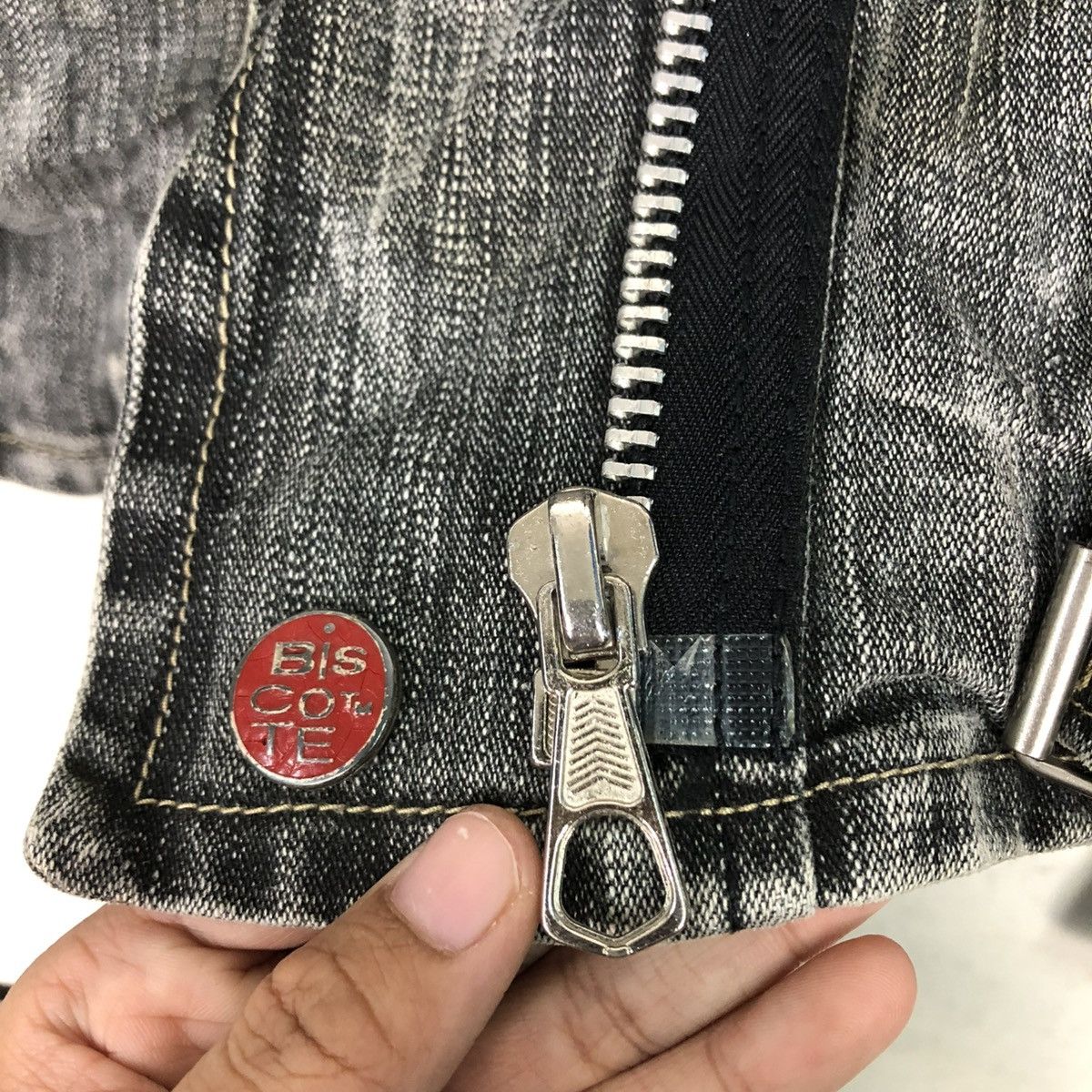 Japanese Brand 🔥VINTAGE CROPPED DENIM BIKER JACKET BISCOTE ISSEY MIYAKE Size US XS / EU 42 / 0 - 21 Thumbnail