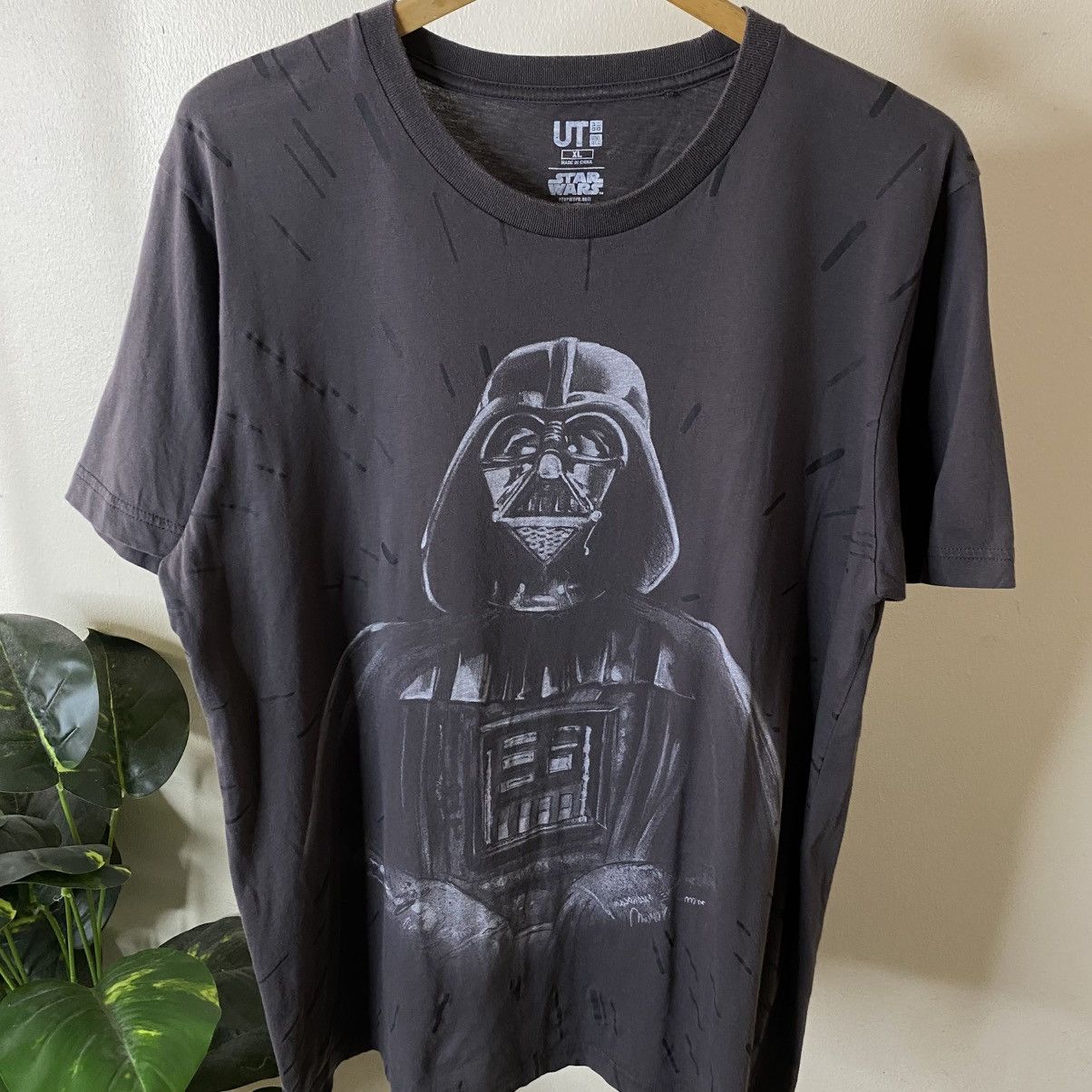 Star Wars Uniqlo Ut x Star Wars Darth Vader Big Graphic Collaboration Size US L / EU 52-54 / 3 - 2 Thumbnail