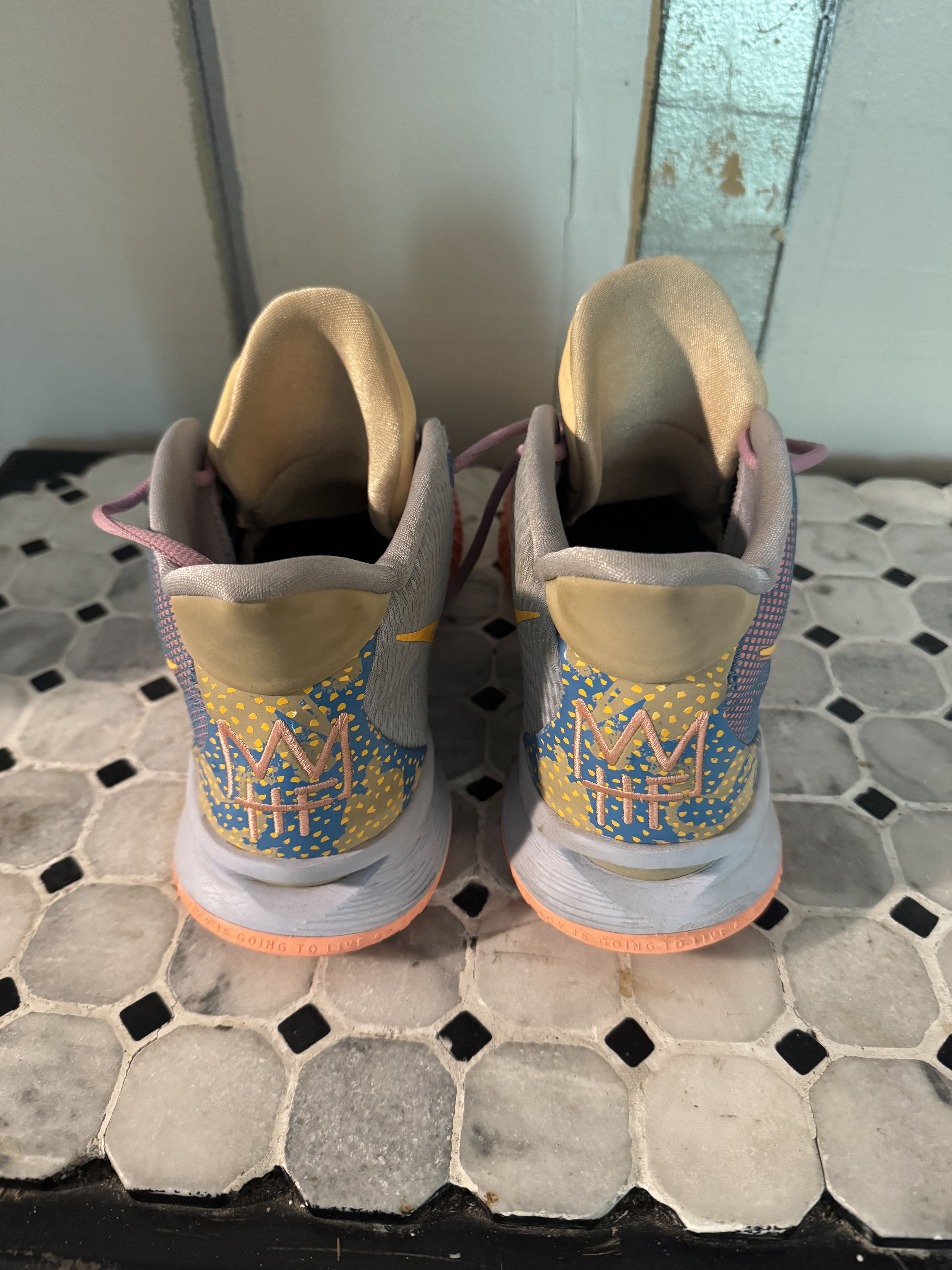 Nike Nike Kyire Size US 11 / EU 44 - 3 Thumbnail