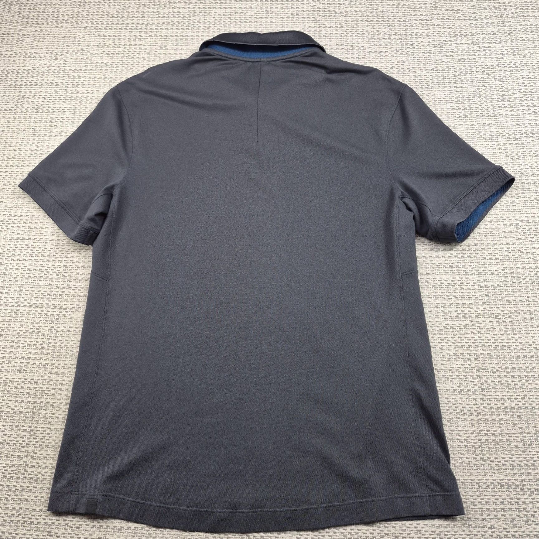 Lululemon Lululemon Polo Shirt Mens Large Gray Solid Performance Golf Live In Practice Shirt Size US L / EU 52-54 / 3 - 6 Thumbnail