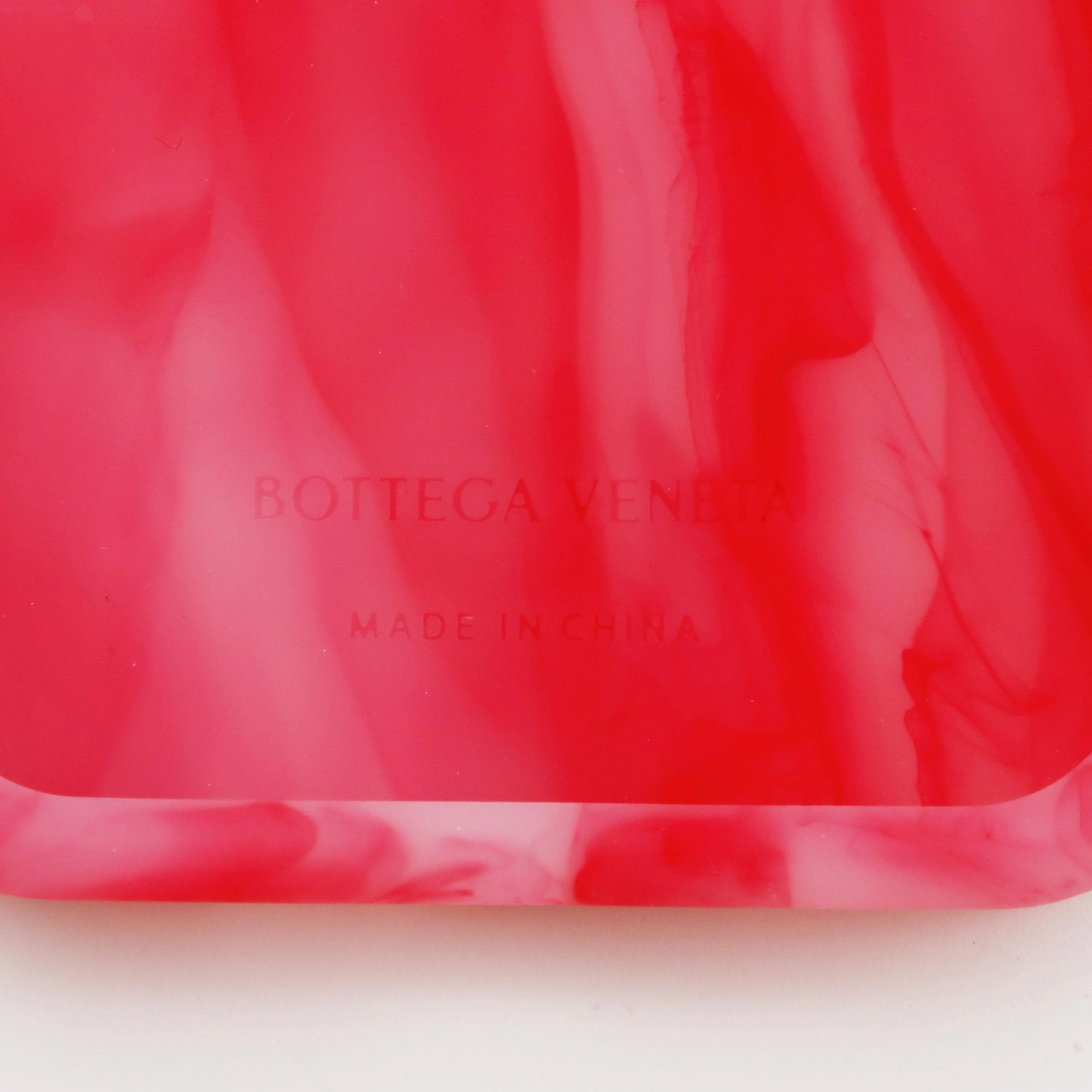 o1w1db11024 Size: OS / Iphone 14 Pro Case in Pink