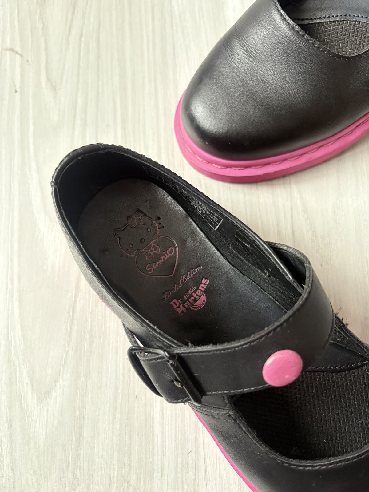 Dr. Martens Dr Martens x Hello Kitty 2010 mary janes Size US 11 / IT 41 - 13 Thumbnail