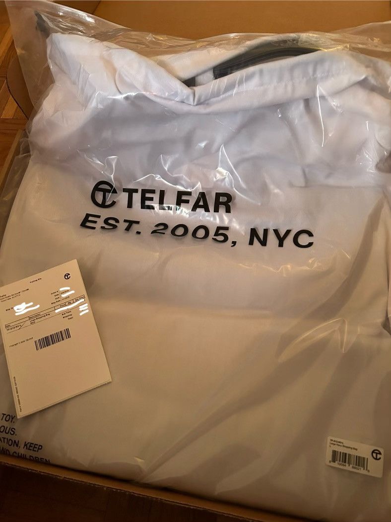 Telfar BRAND NEW LARGE NAVY BLUE TELFAR BAG Size ONE SIZE - 3 Thumbnail