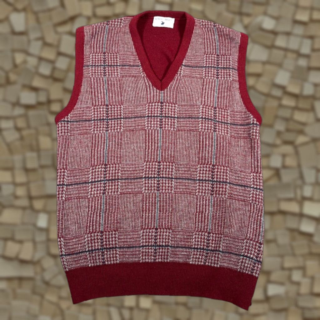 Vintage VINTAGE Robert Bruce Sweater Vest Shirt Adult SMALL Red Gray Houndstooth USA Union 70s Mens Size US S / EU 44-46 / 1 - 1 Thumbnail