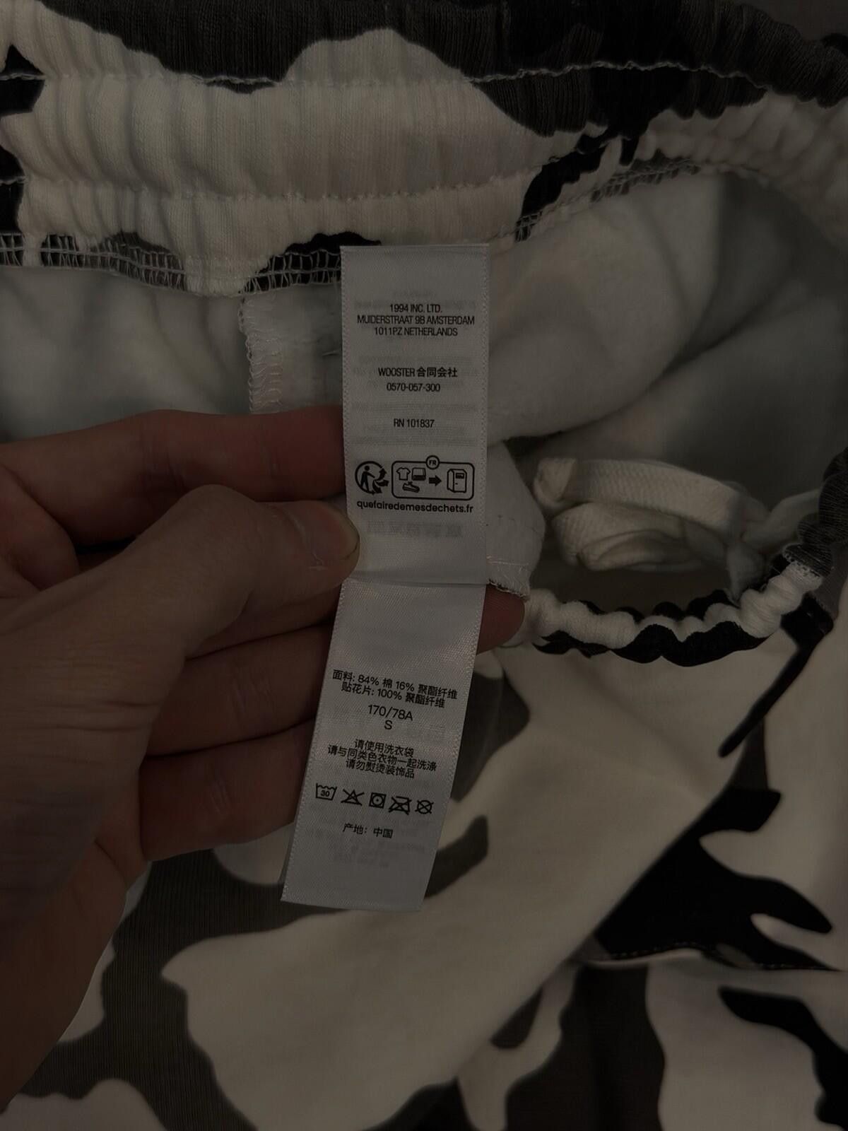 Supreme Supreme Satin Logo Sweatpant Snow Camo SS26 Men’s Size Small Size US 30 / EU 46 - 11 Thumbnail