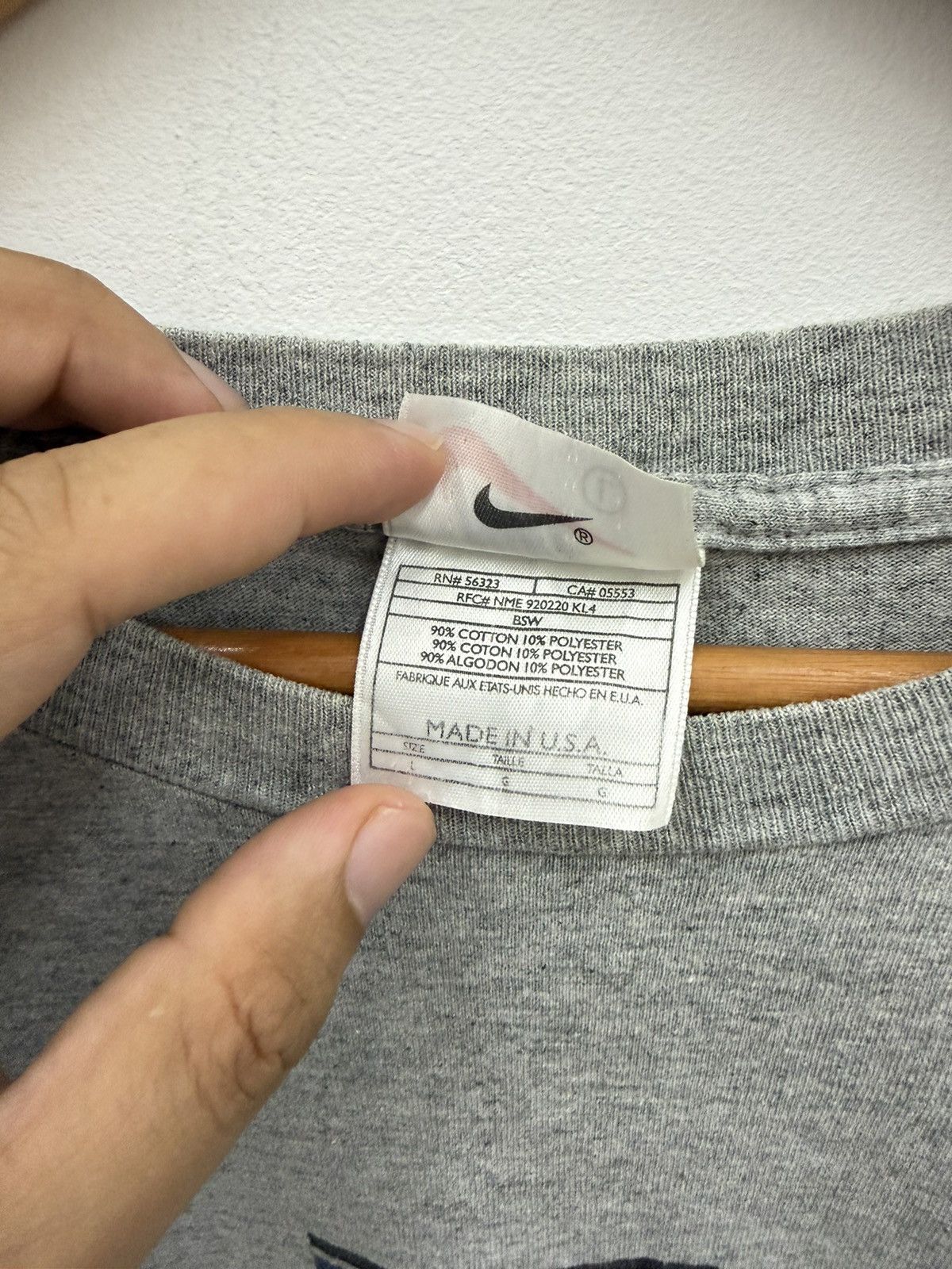Nike Vintage Nike Swoosh Centre Logo Longsleeve Tee Size US L / EU 52-54 / 3 - 4 Thumbnail