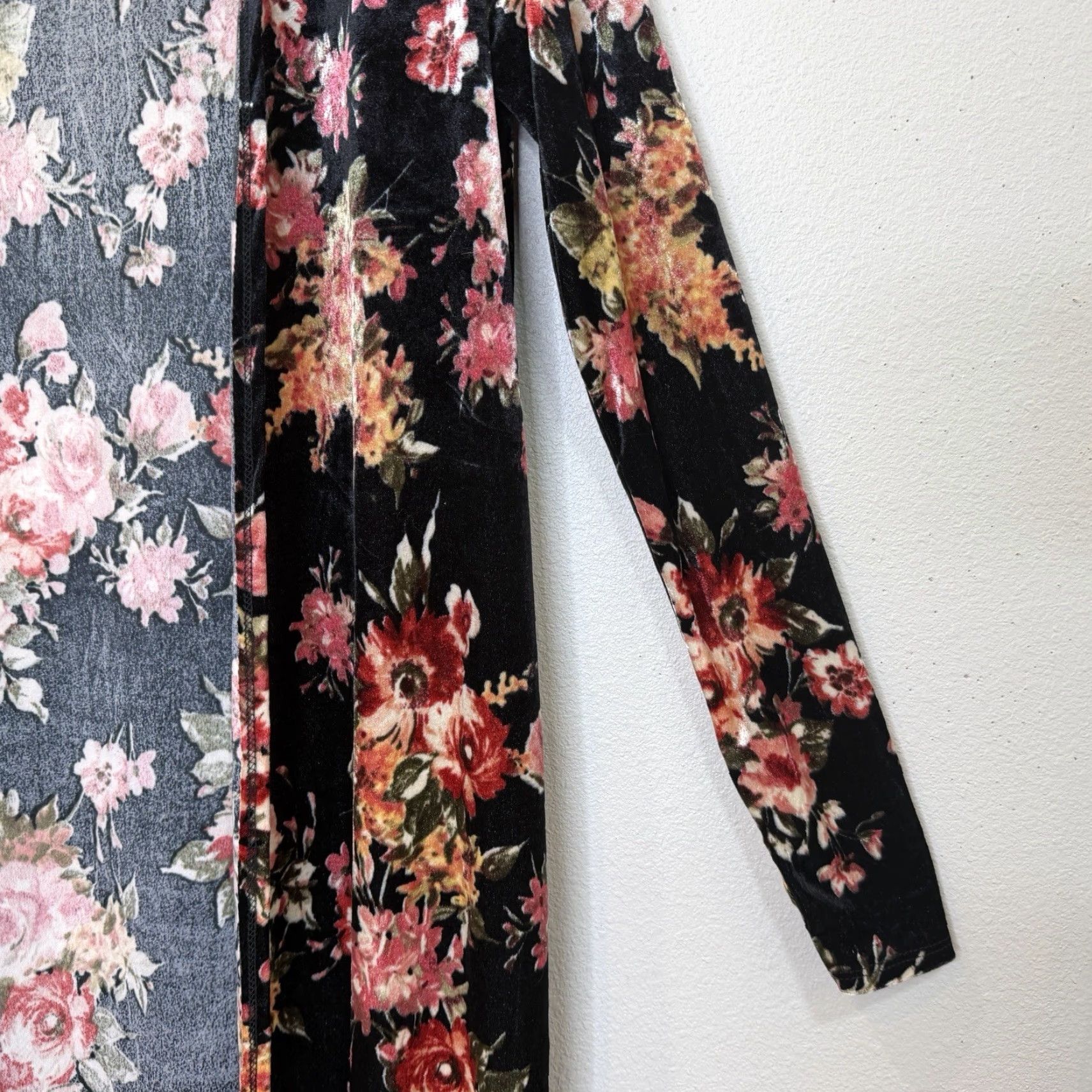 Velour Blakeley Long Duster Cardigan L/XL Black Velour Floral Print Long Sleeve Size L / US 10 / IT 46 - 4 Thumbnail