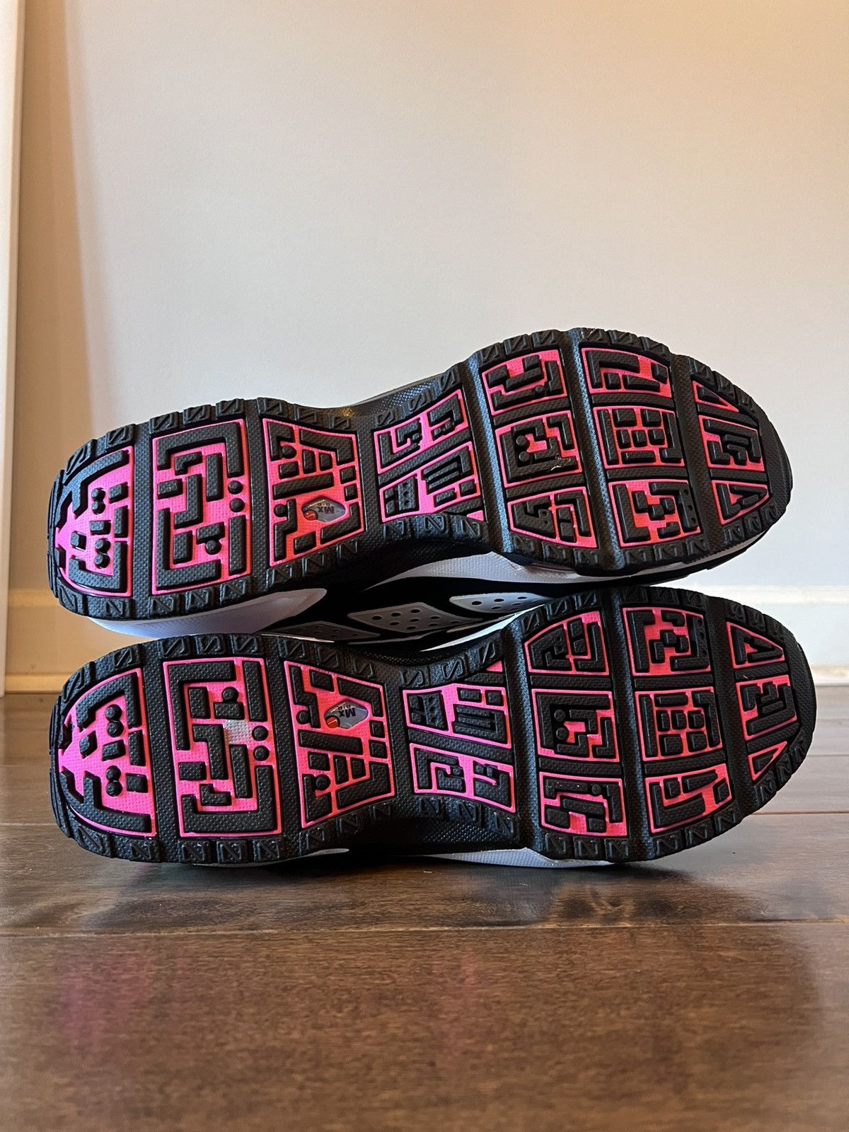 Nike Size 14 Women’s Nike Air Max SNDR Fuchsia Flash FZ2068-600 Size US 12 / IT 42 - 9 Thumbnail