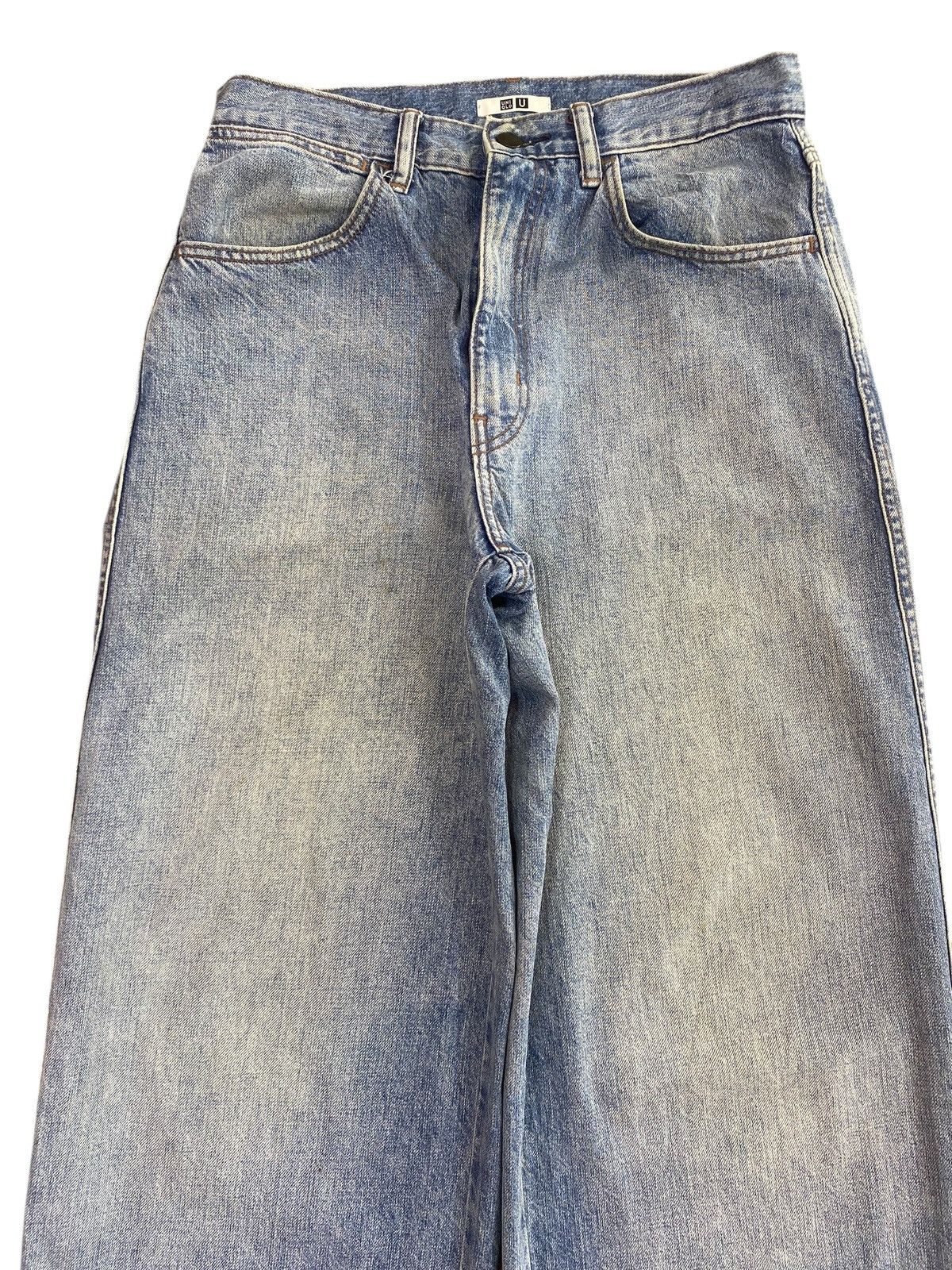 Uniqlo Uniqlo Faded Blue Wash Style Baggy Jeans Size US 30 / EU 46 - 2 Thumbnail