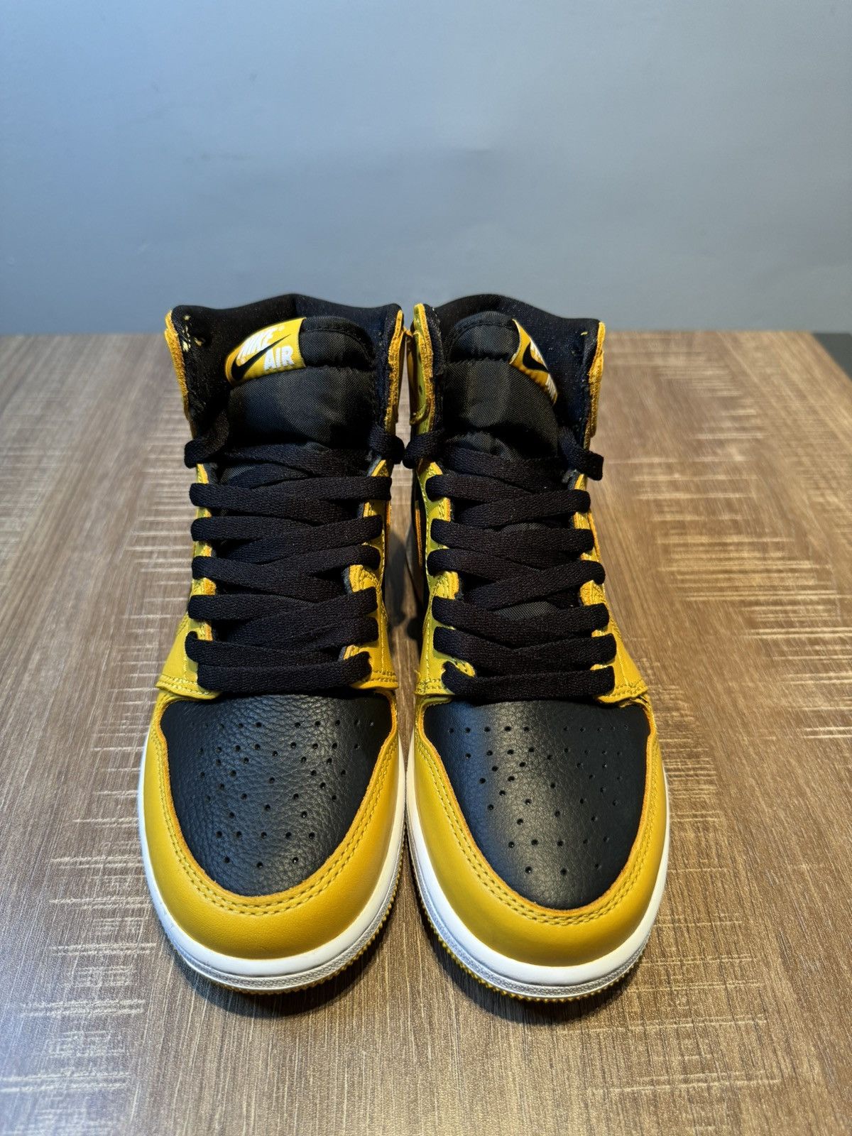 Jordan Brand Nike Air Jordan 1 Retro High OG Pollen Size 5Y Women’s 6.5 Size US 5 / EU 37 - 3 Thumbnail